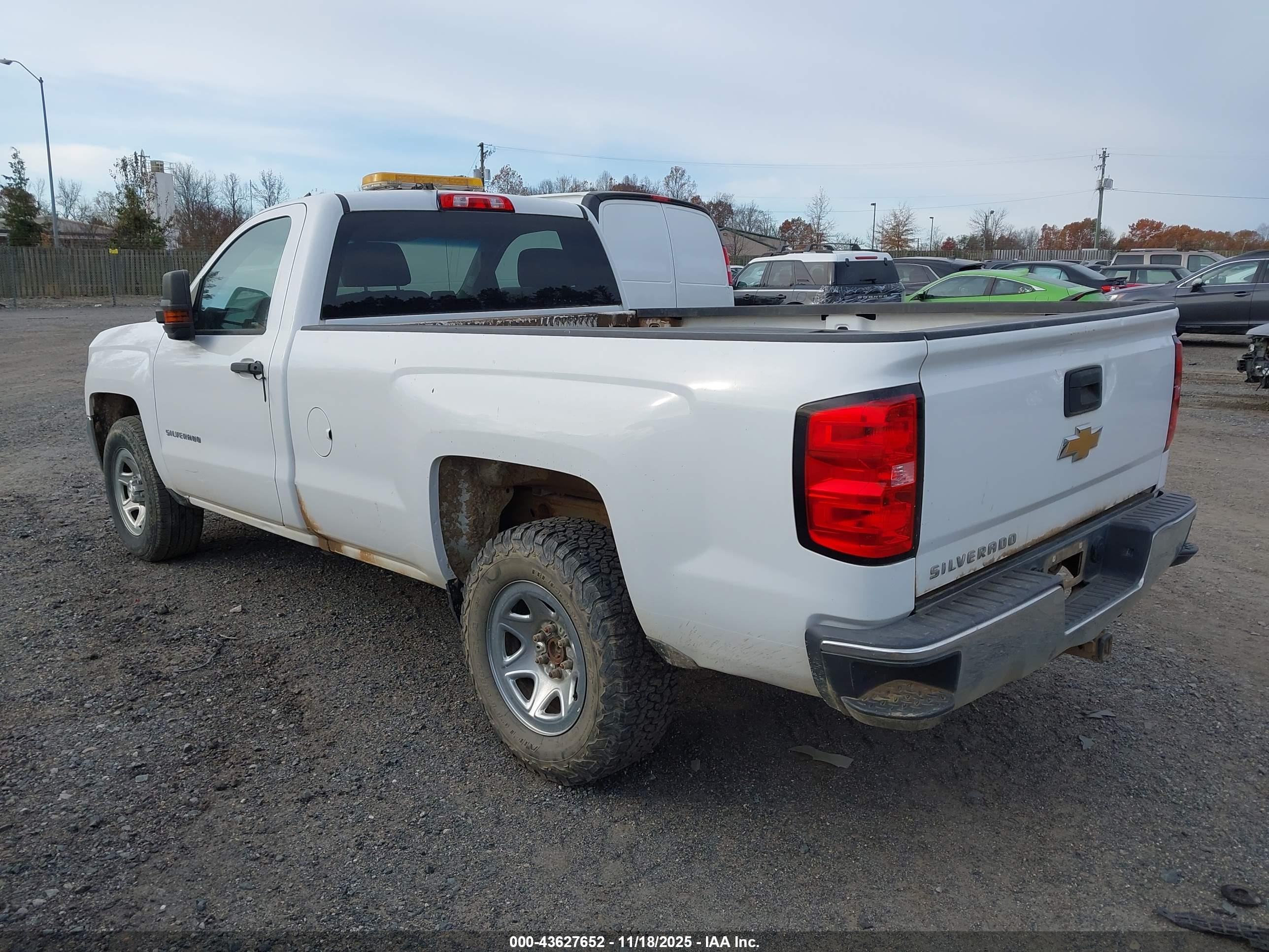 CHEVROLET SILVERADO image 3