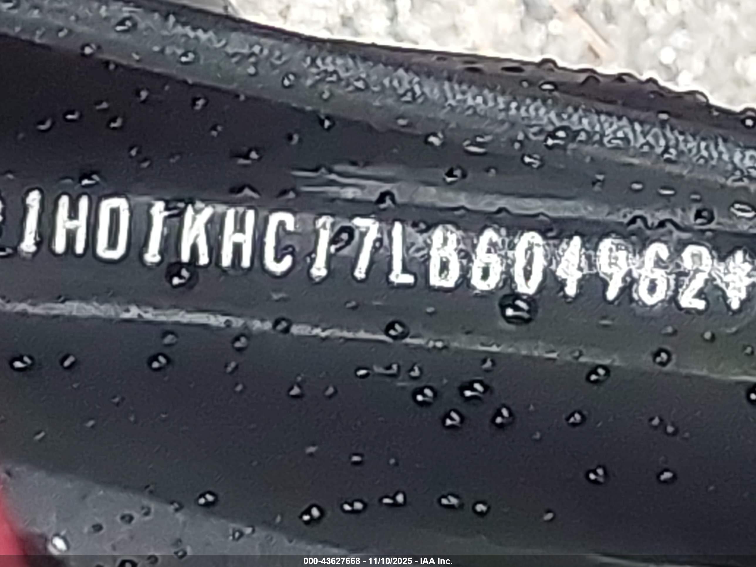 HARLEY-DAVIDSON FLTRX image 10