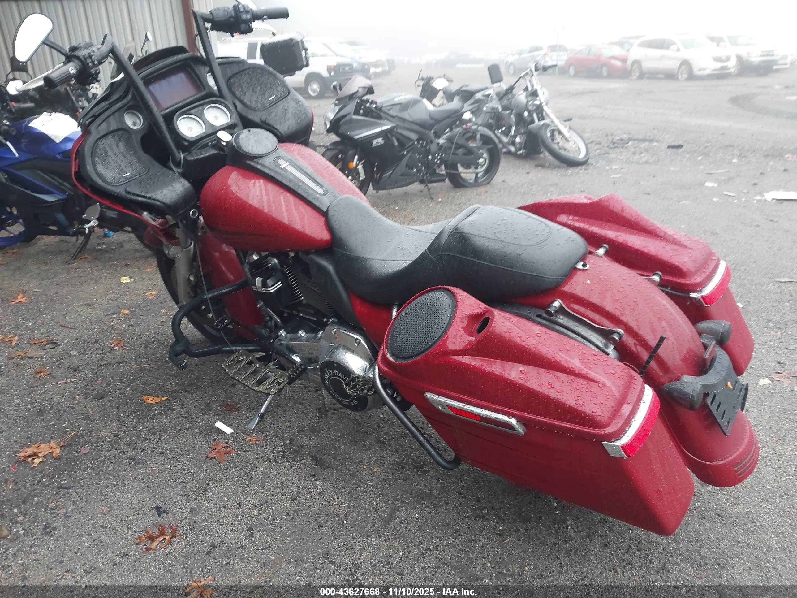 HARLEY-DAVIDSON FLTRX image 3