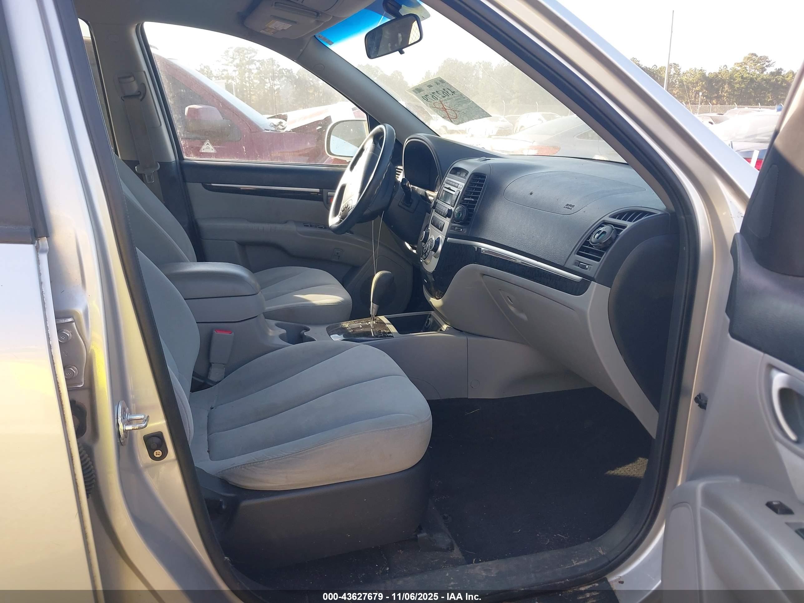 HYUNDAI SANTA image 5