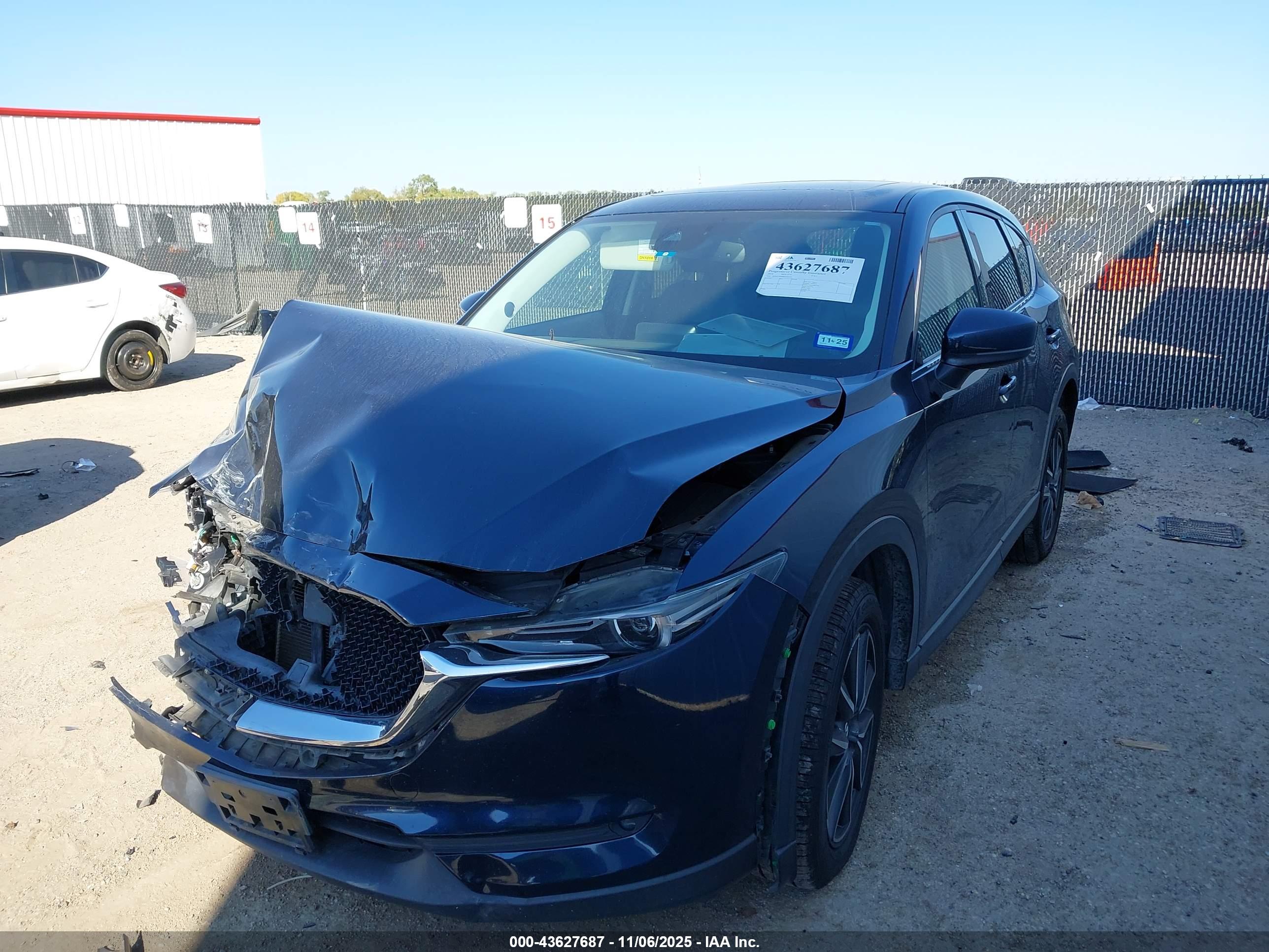 MAZDA CX-5 image 2
