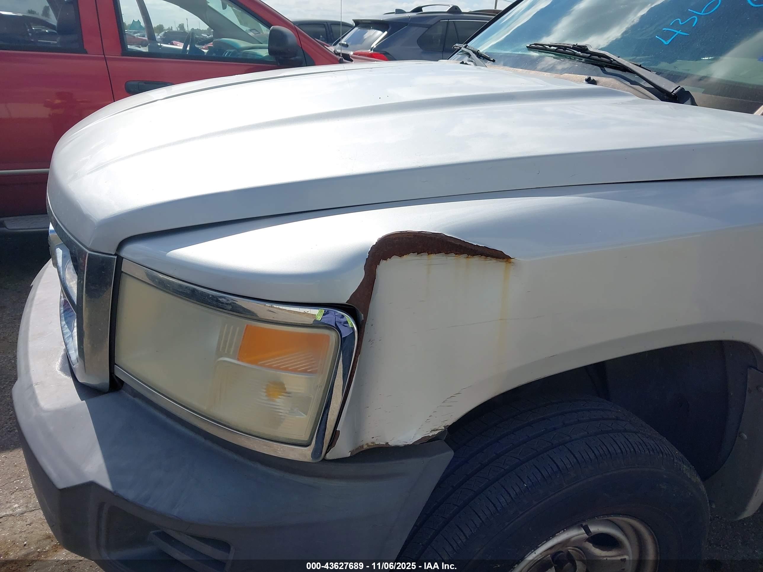 DODGE DAKOTA image 6
