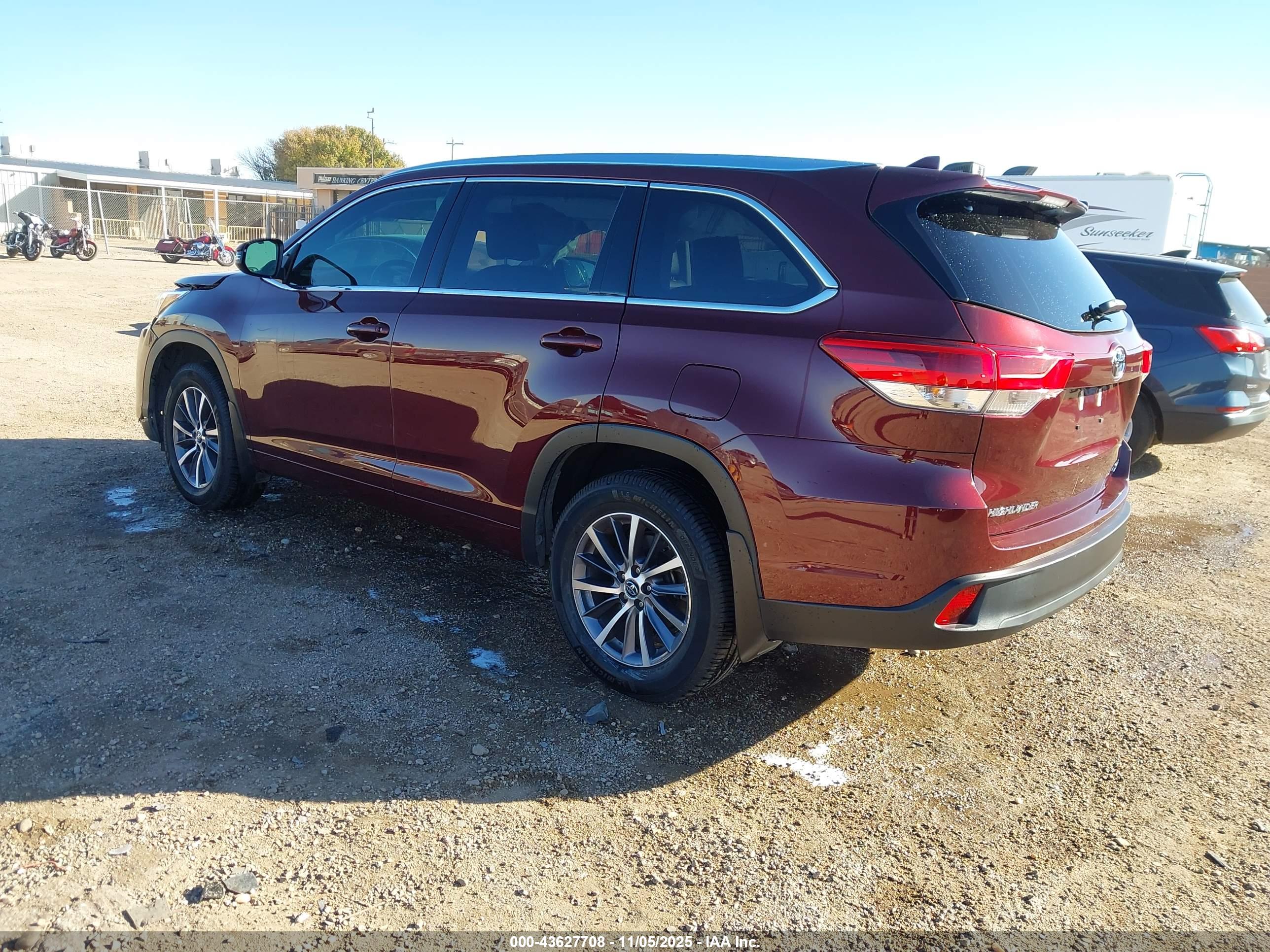 TOYOTA HIGHLANDER image 3