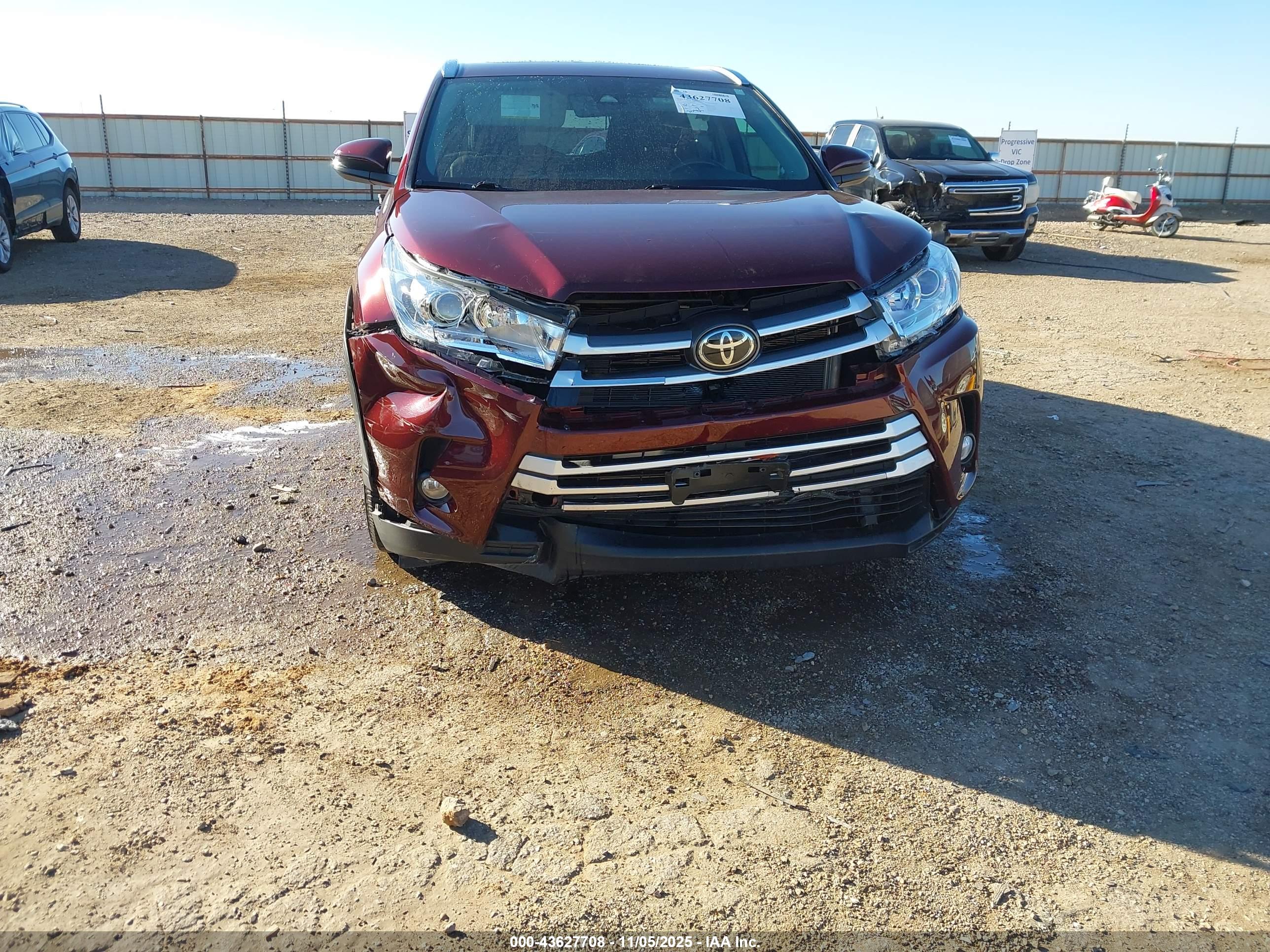 TOYOTA HIGHLANDER image 6