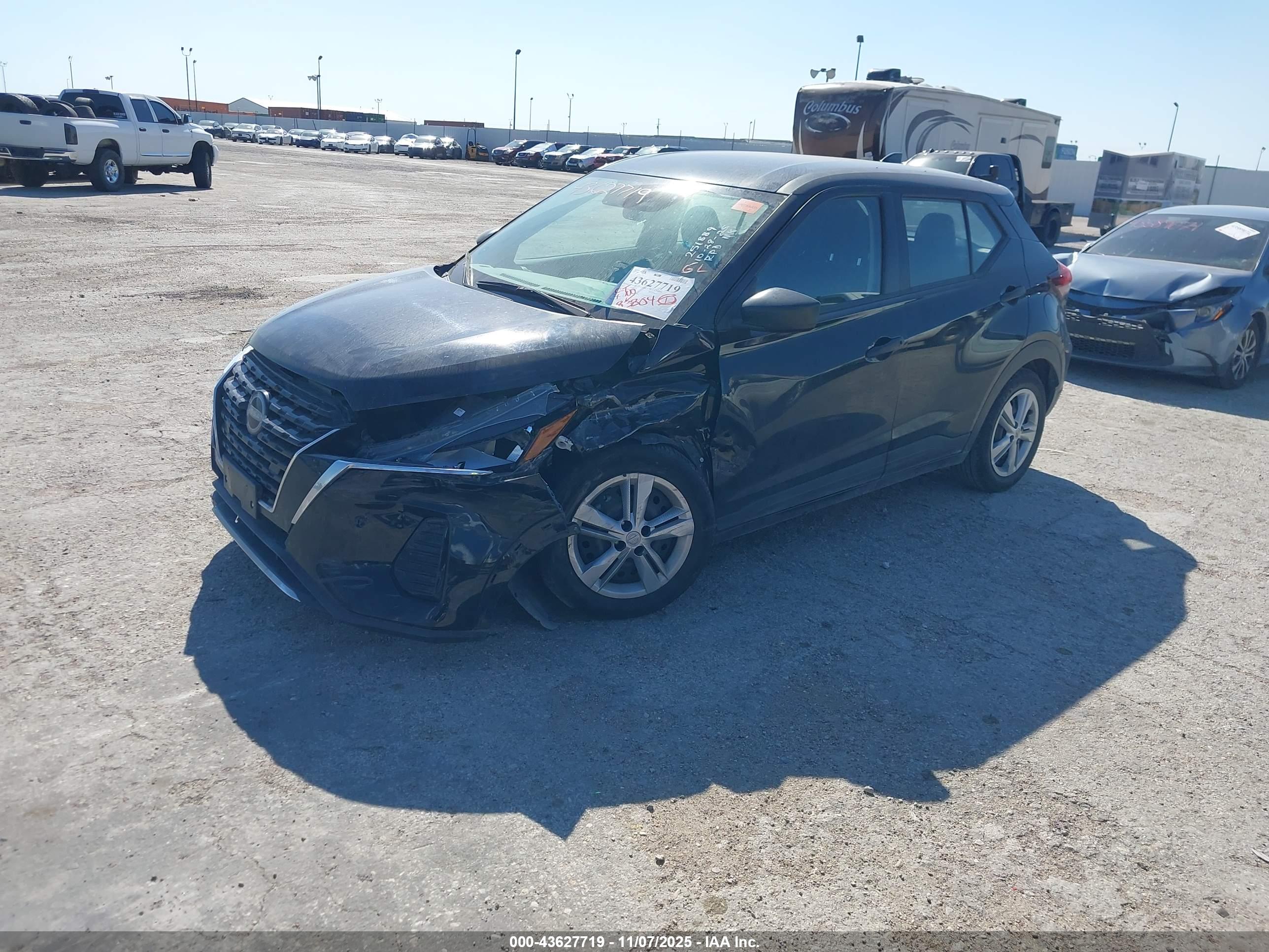NISSAN KICKS image 2