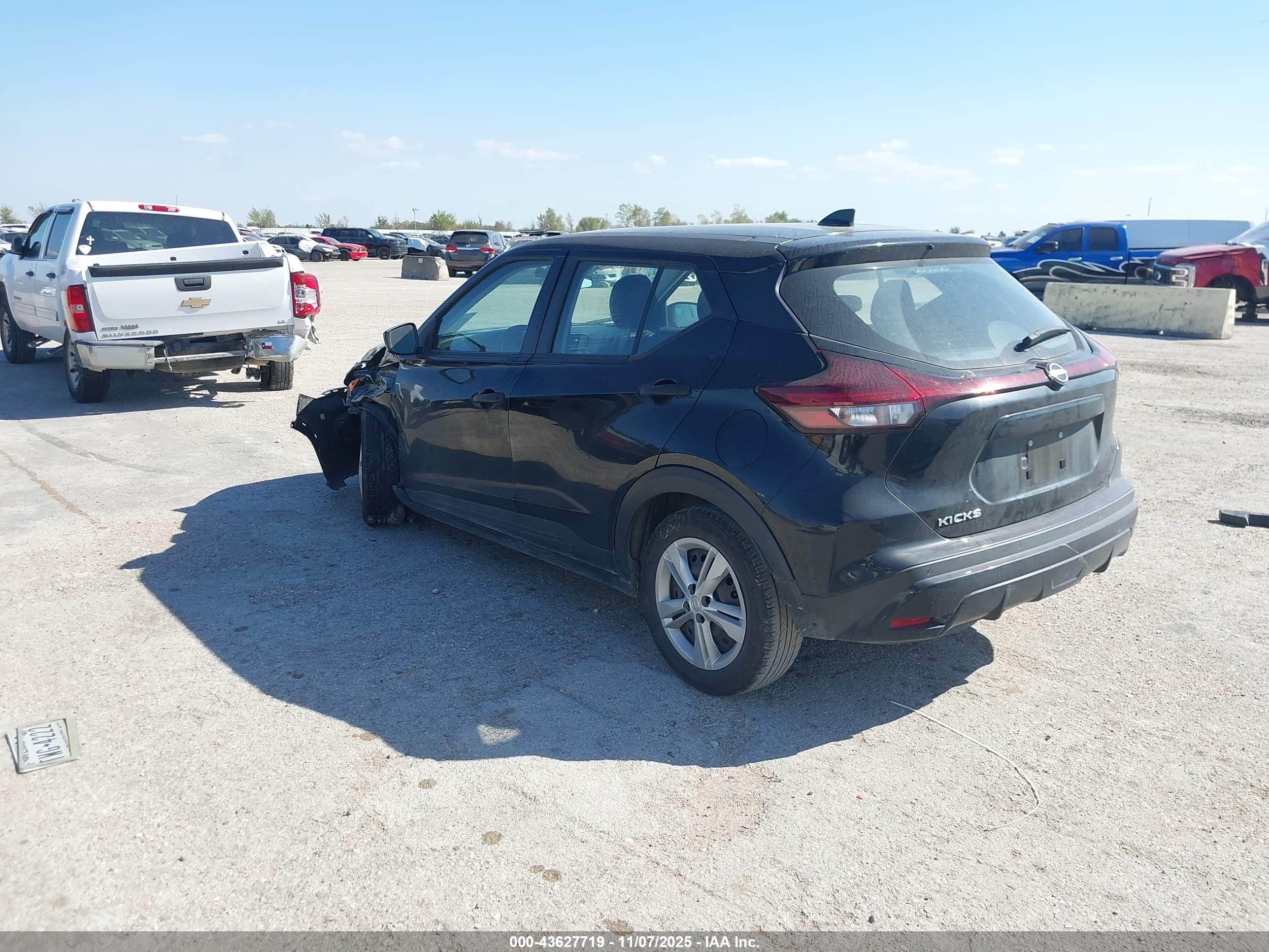 NISSAN KICKS image 3