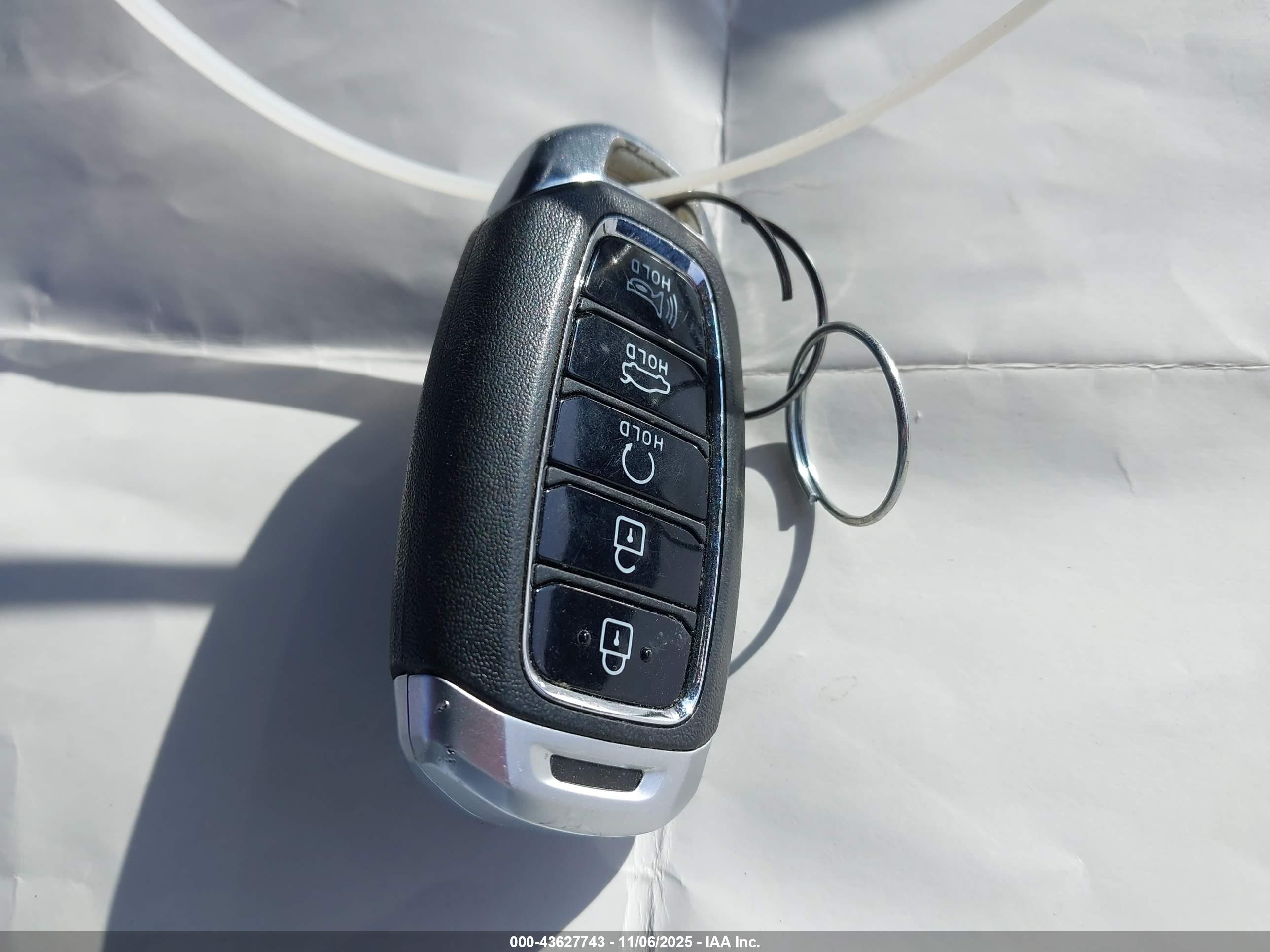 HYUNDAI ELANTRA image 11