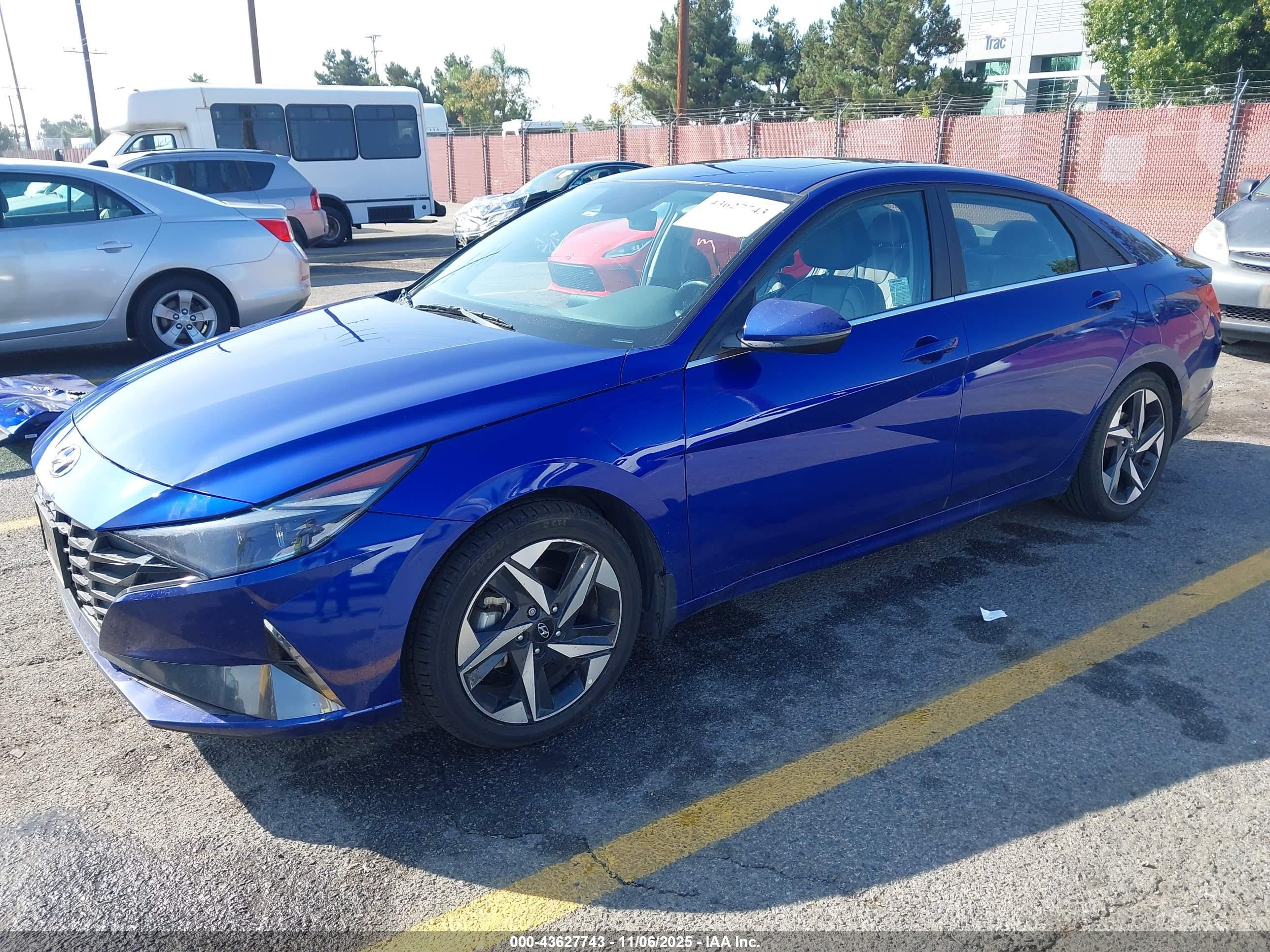 HYUNDAI ELANTRA image 2