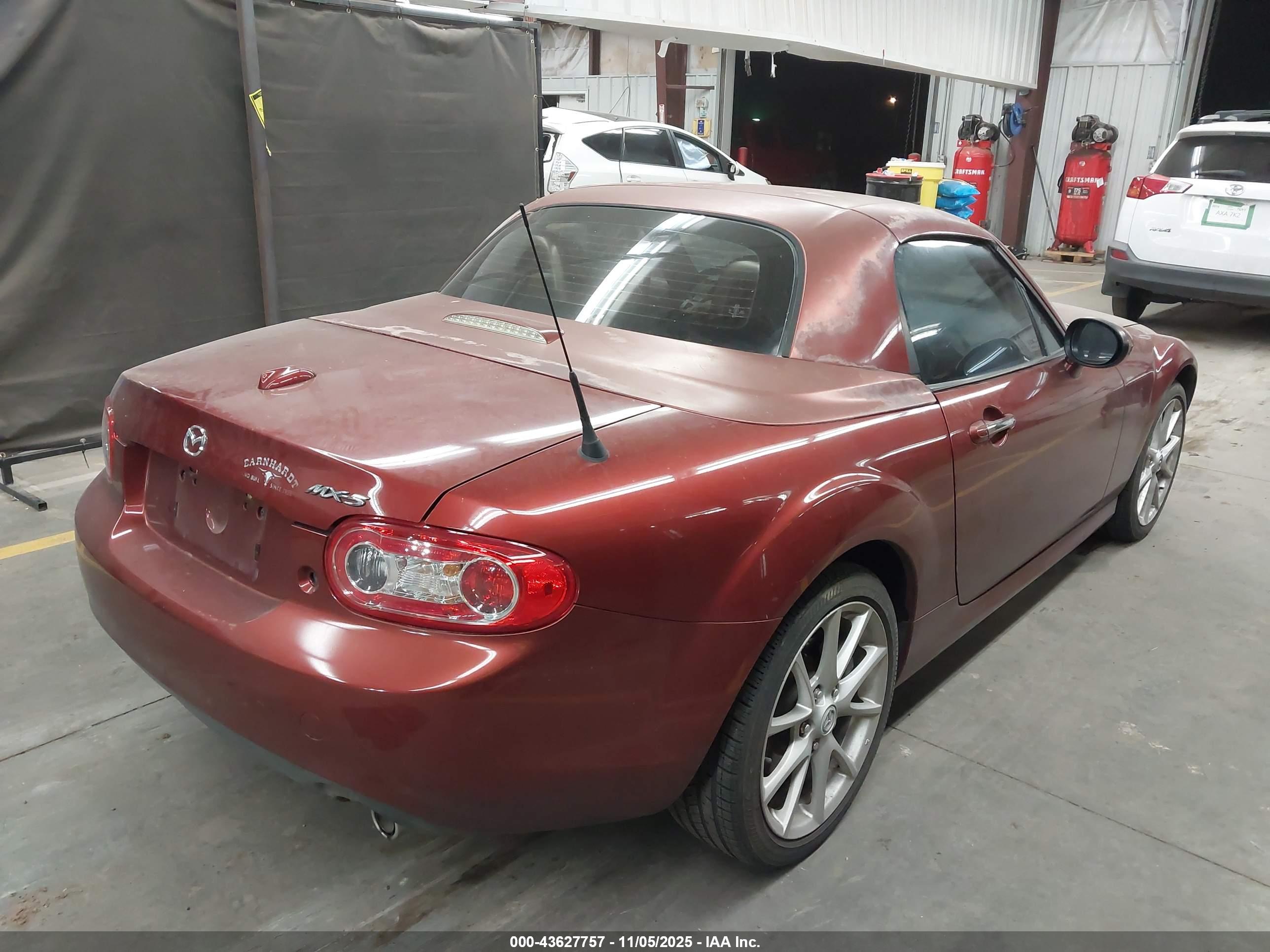 MAZDA MX-5 image 4