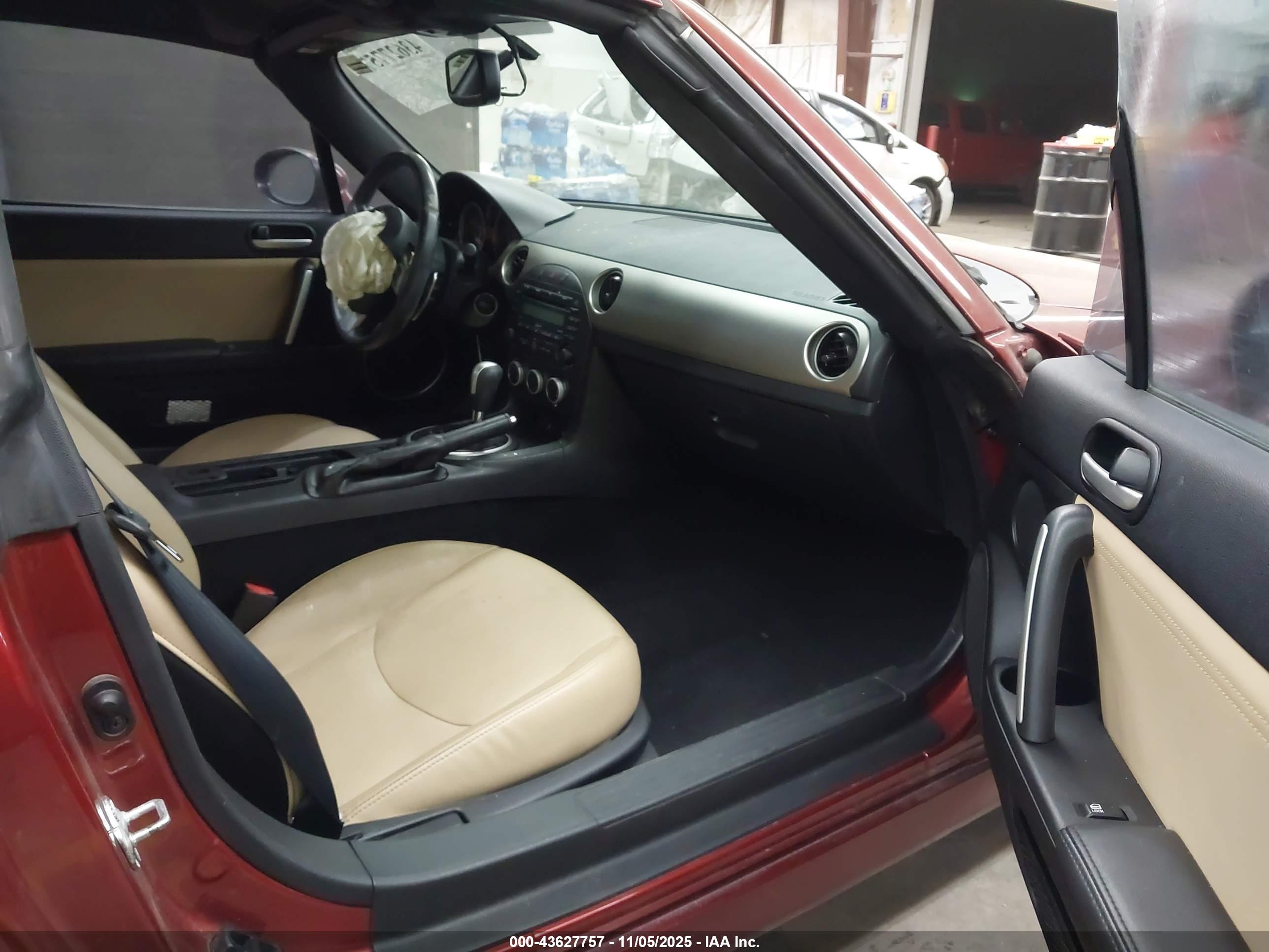 MAZDA MX-5 image 5