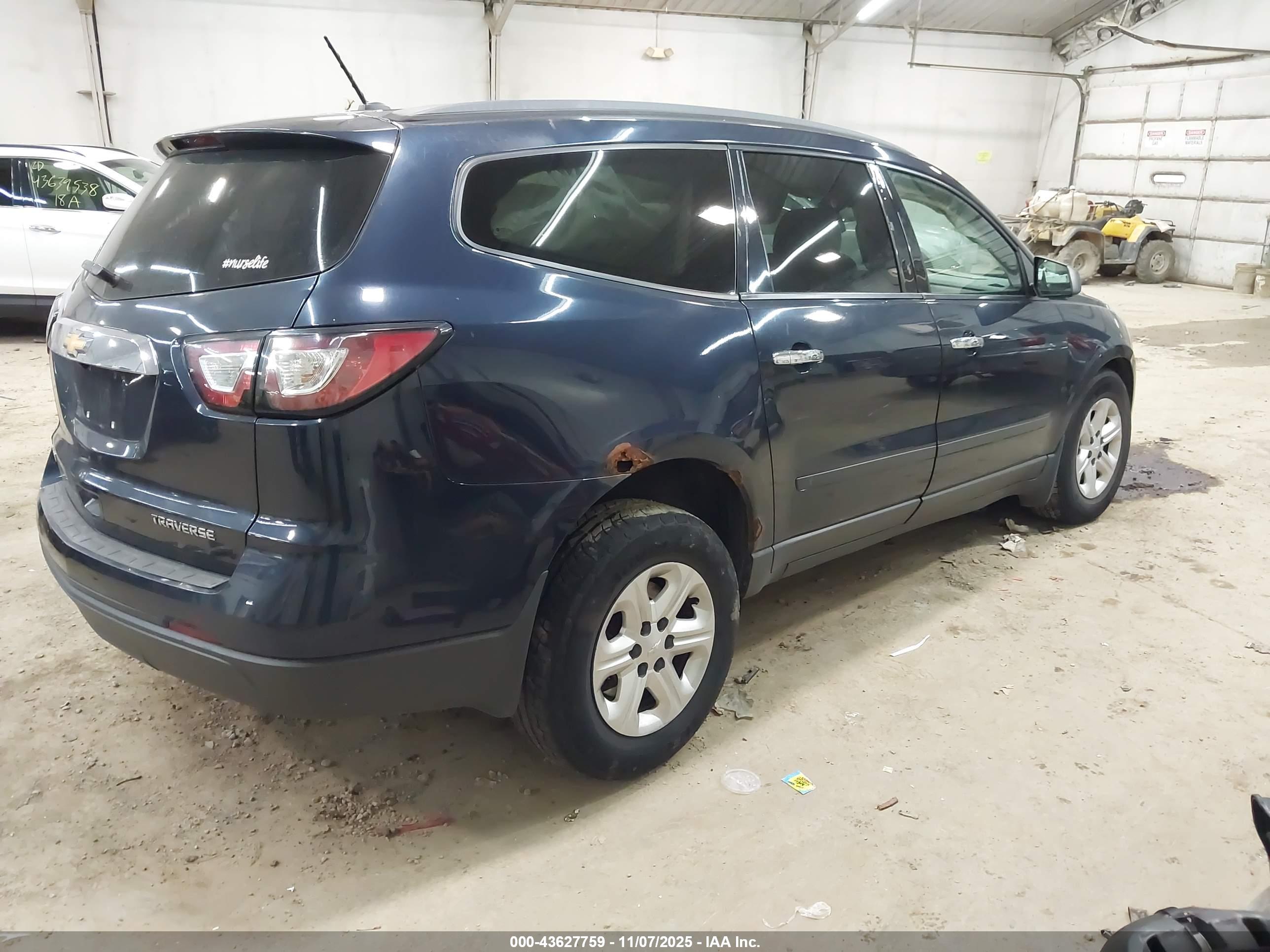 CHEVROLET TRAVERSE image 4