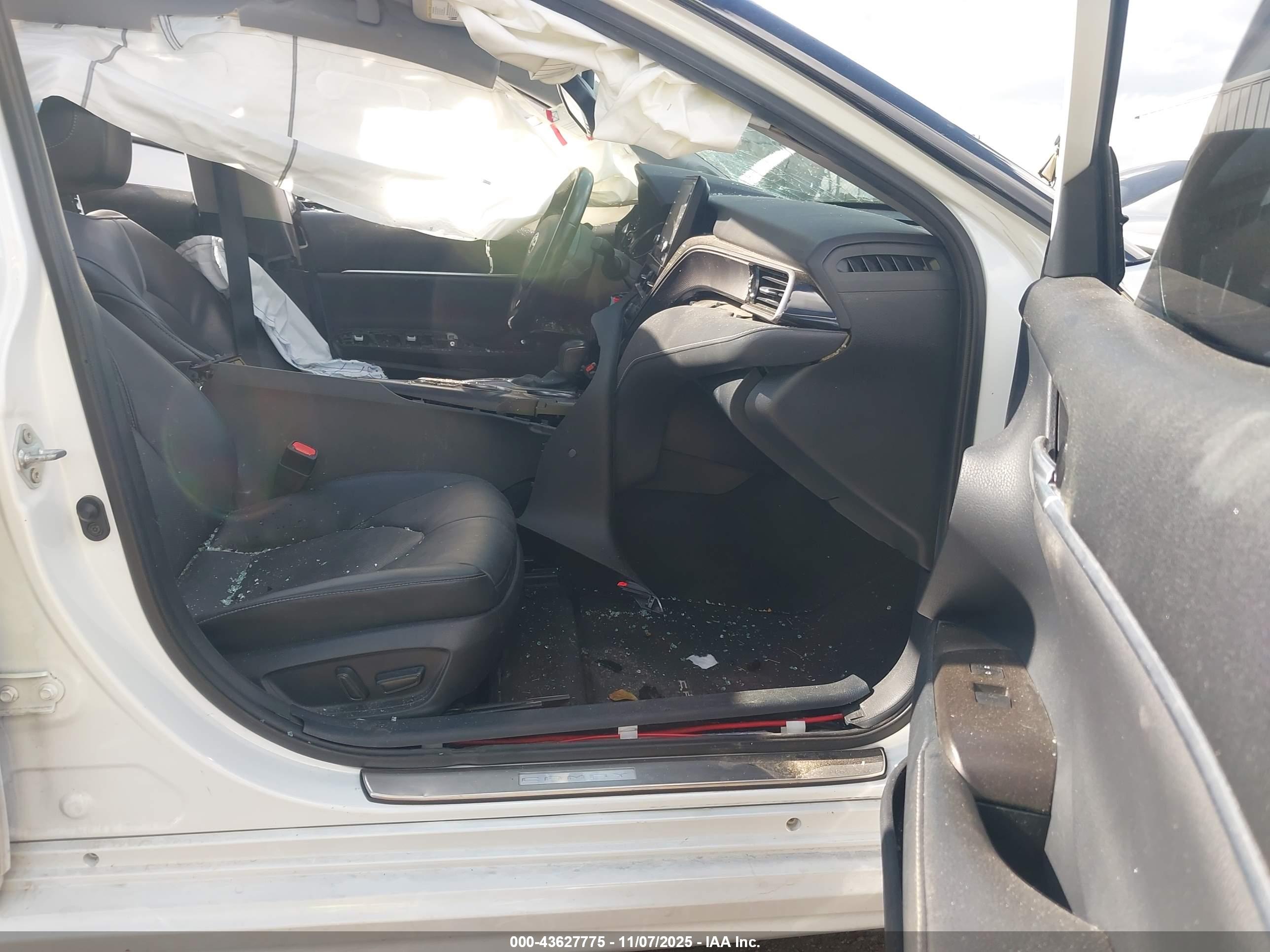 TOYOTA CAMRY image 5