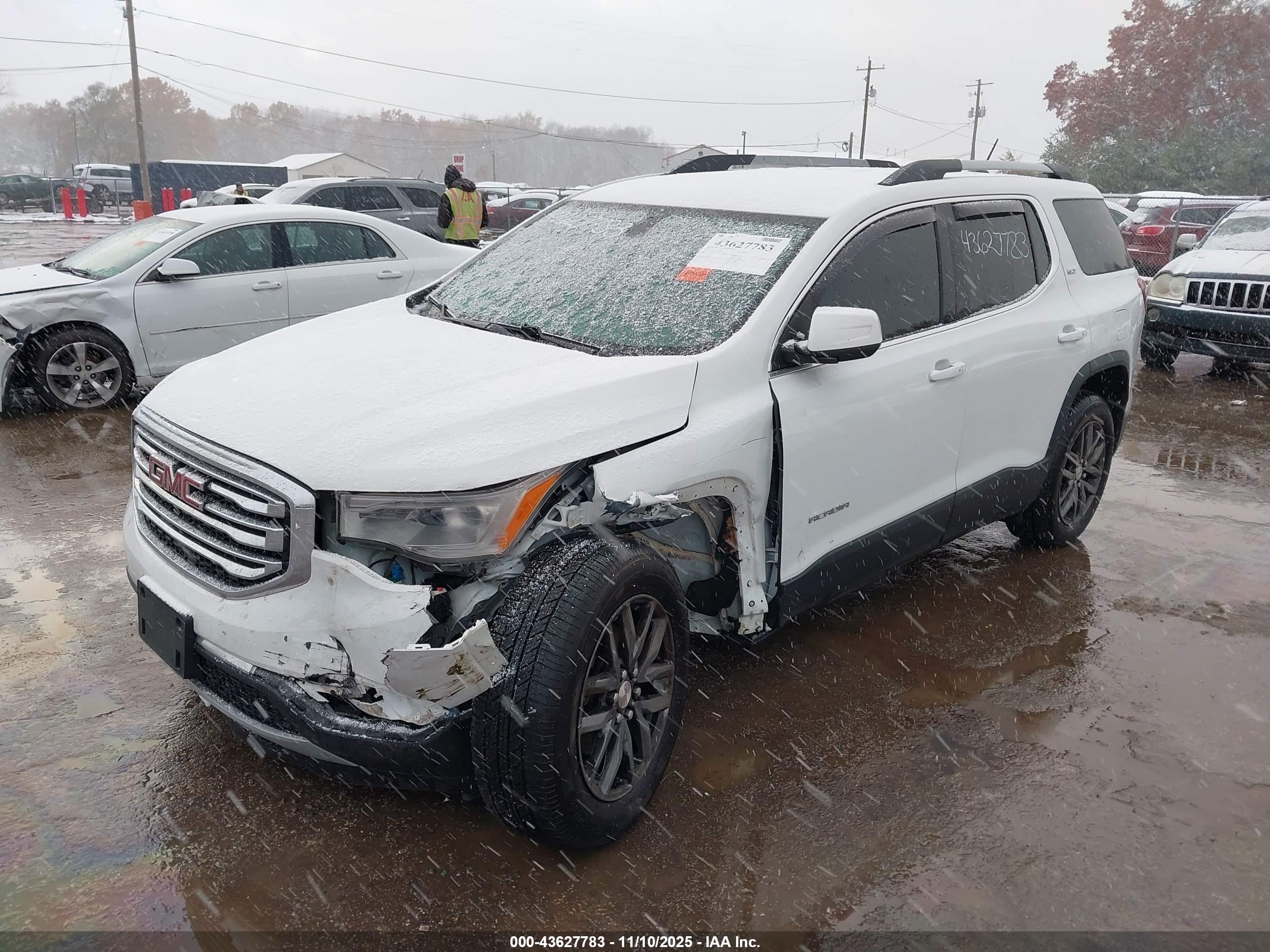 GMC ACADIA image 6