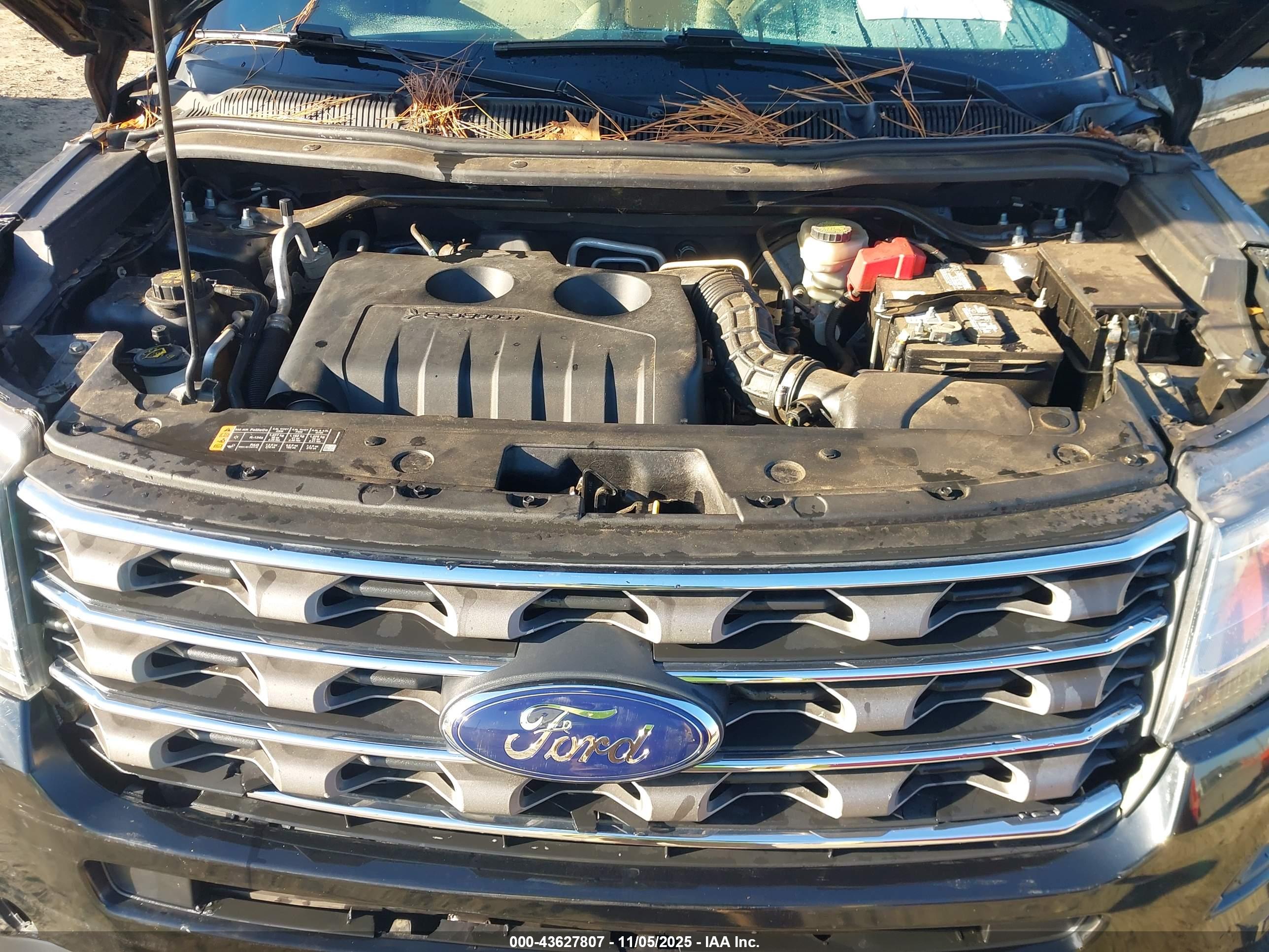 FORD EXPLORER image 10