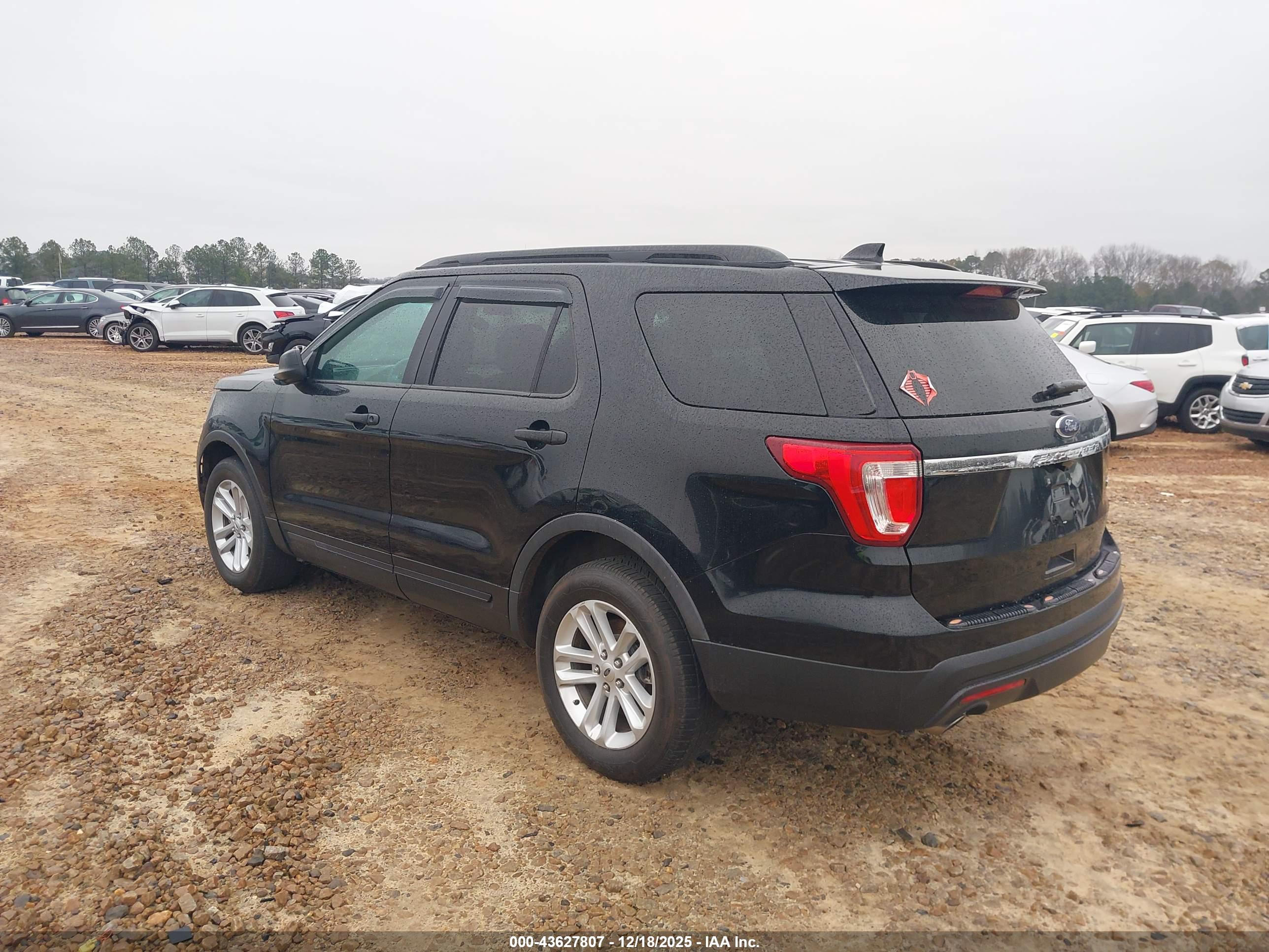 FORD EXPLORER image 3