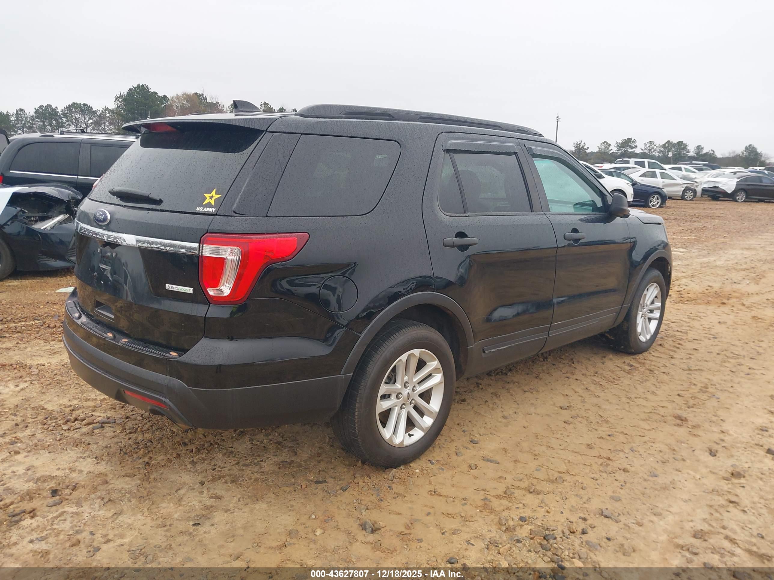 FORD EXPLORER image 4
