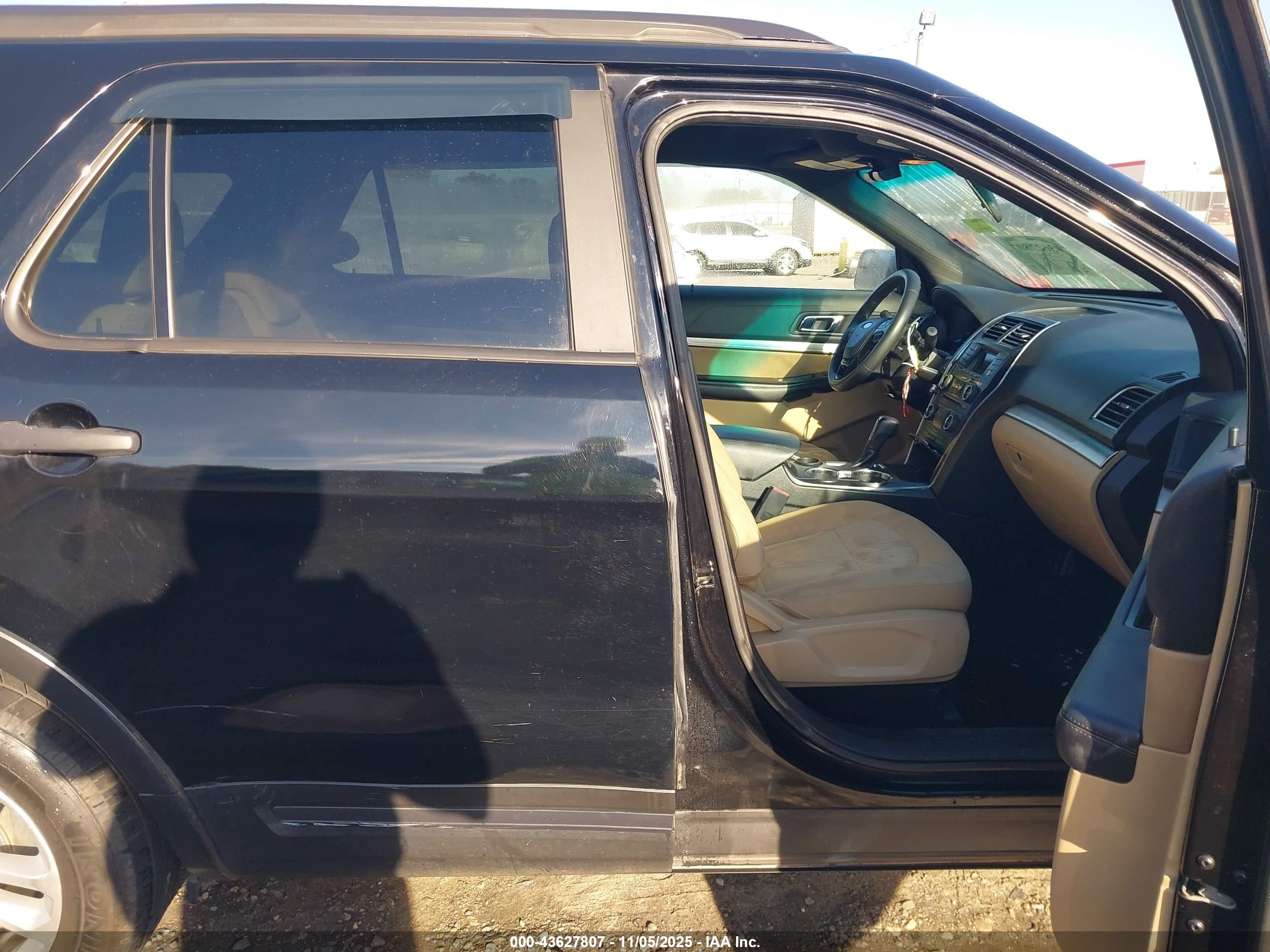 FORD EXPLORER image 5