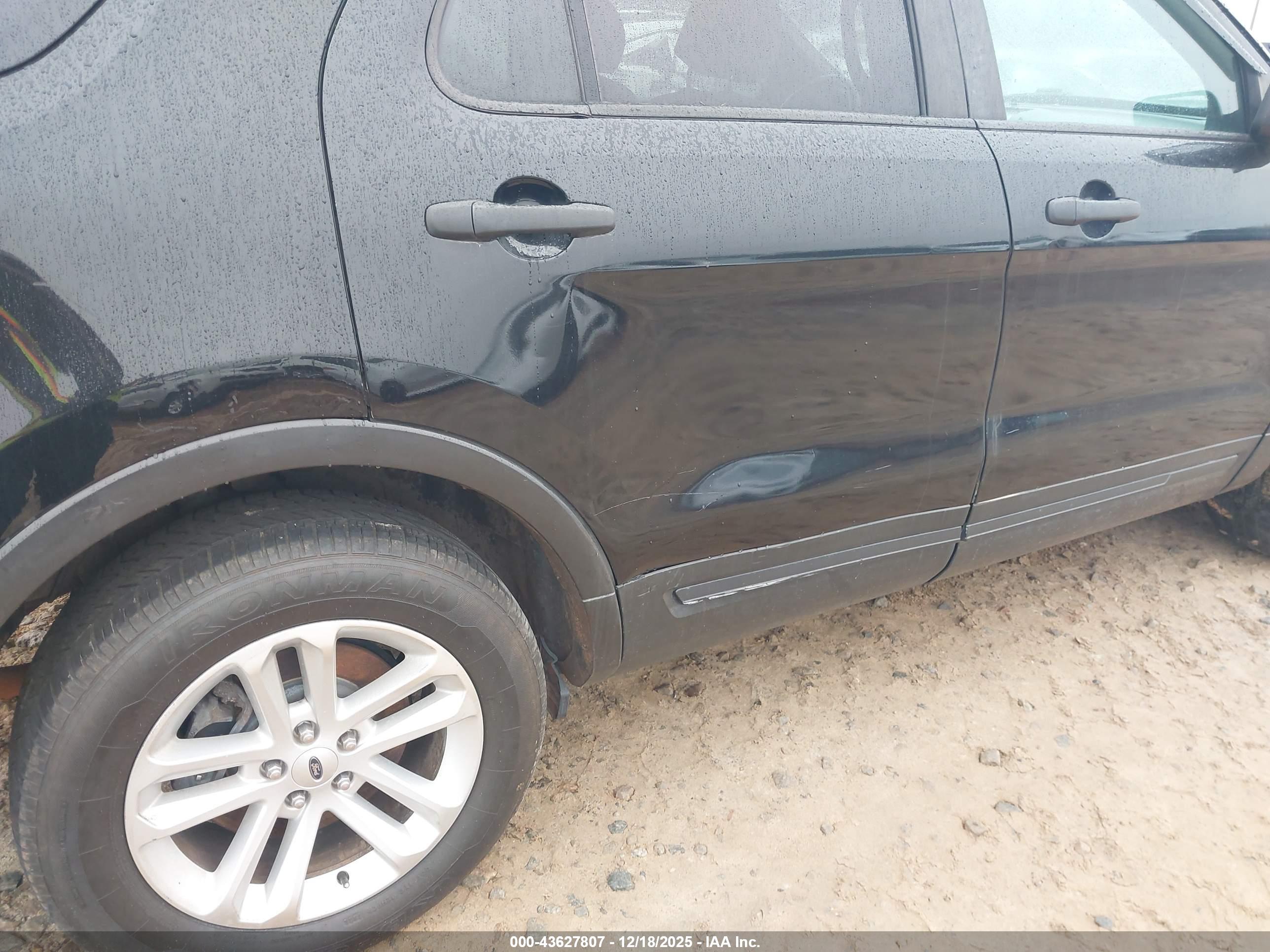 FORD EXPLORER image 6