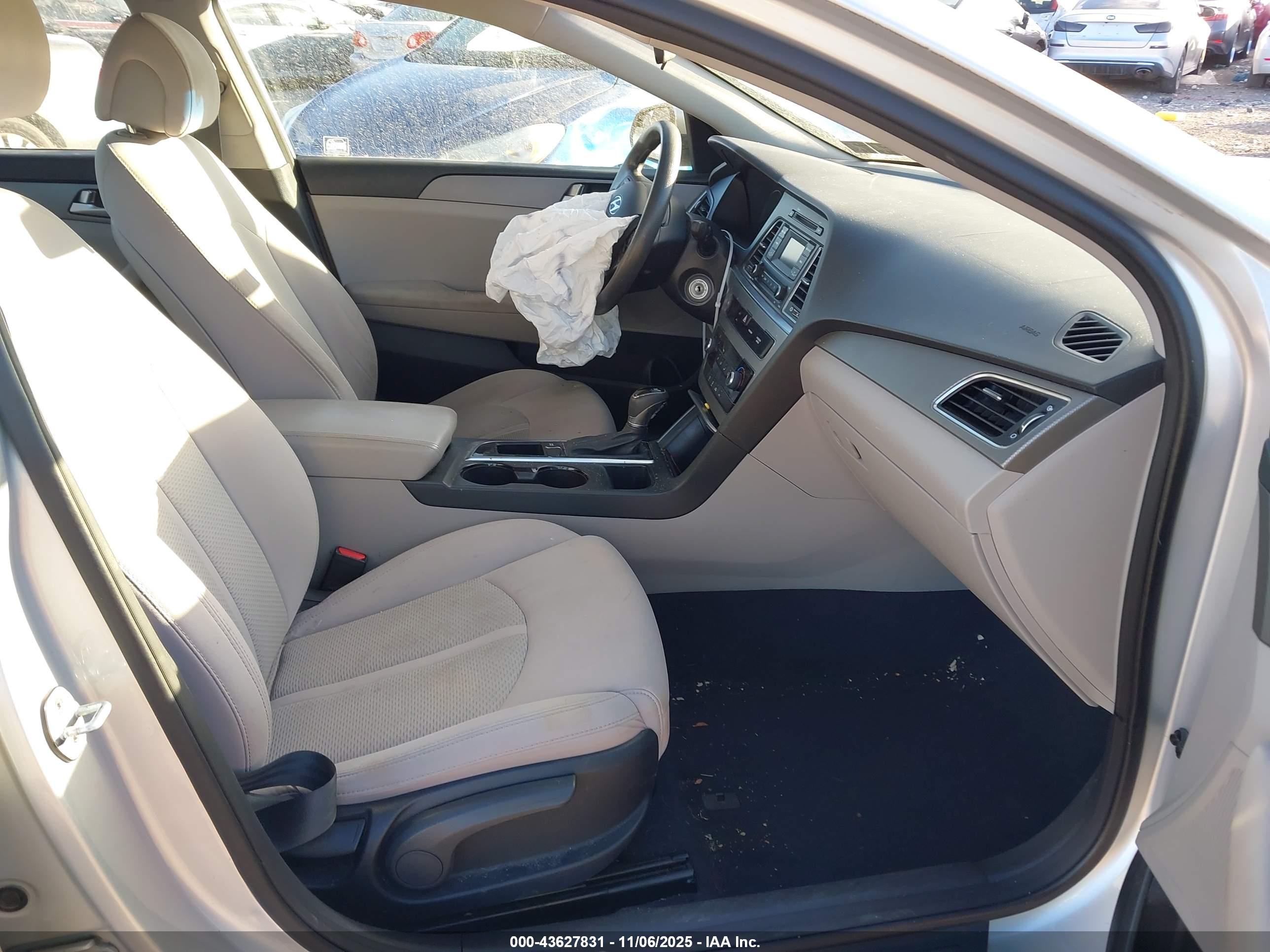 HYUNDAI SONATA image 5