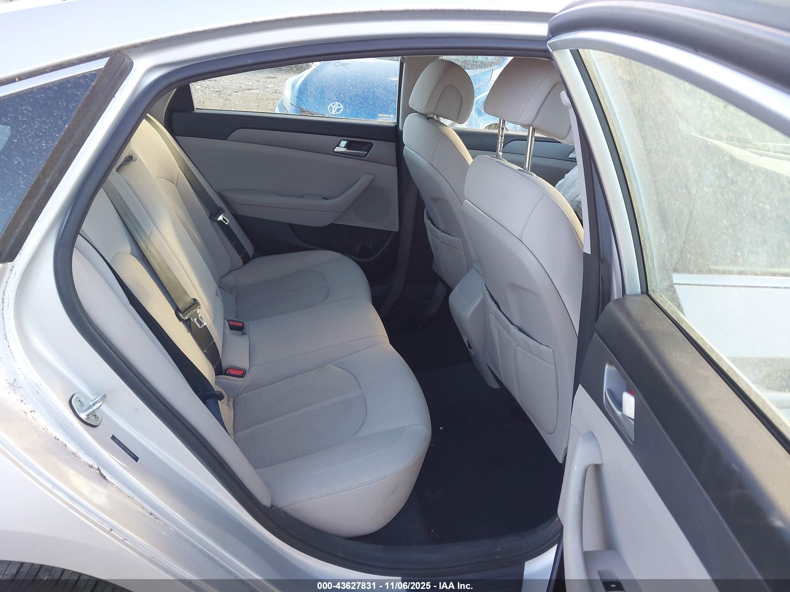 HYUNDAI SONATA image 8