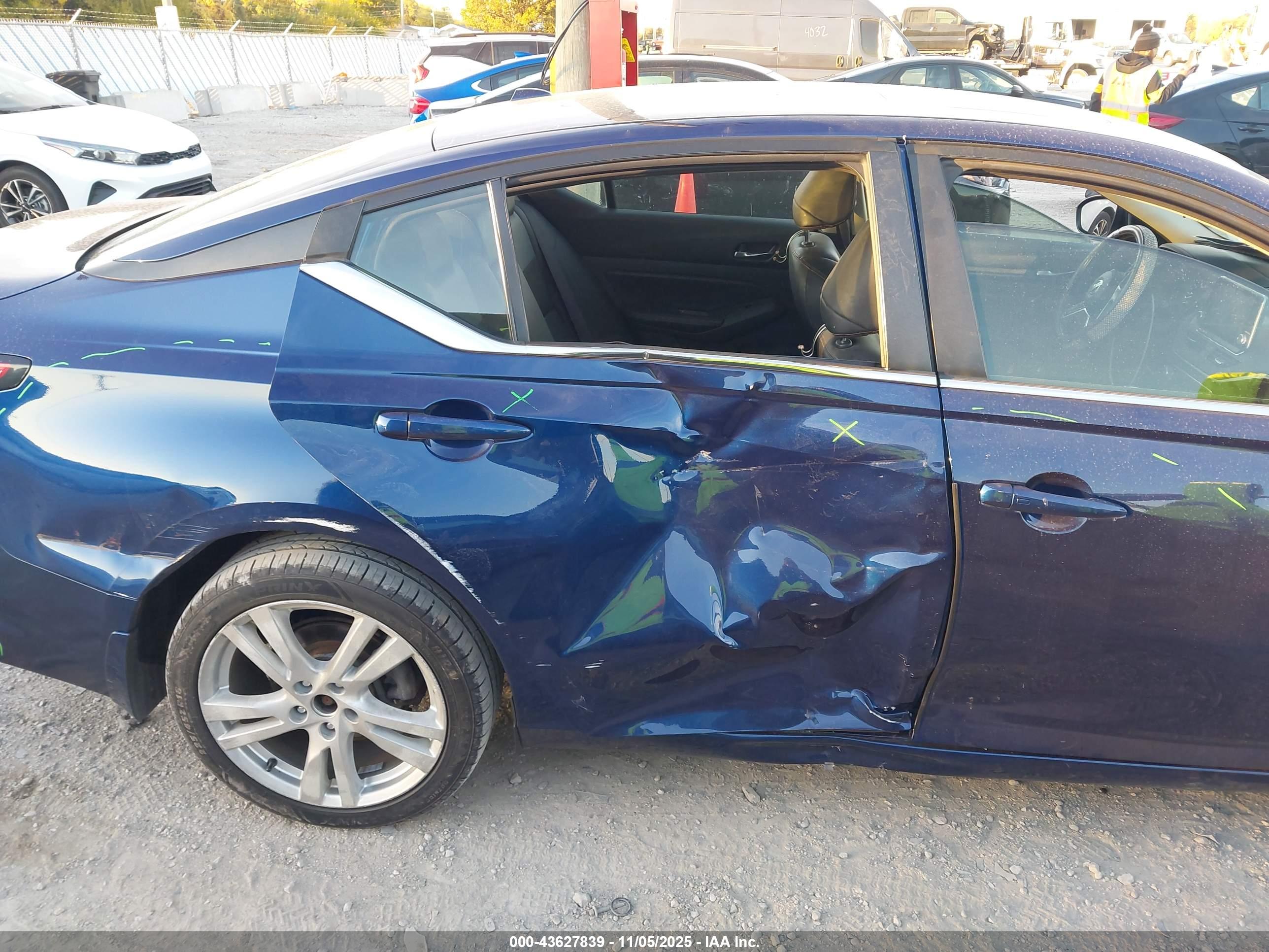 NISSAN ALTIMA image 6
