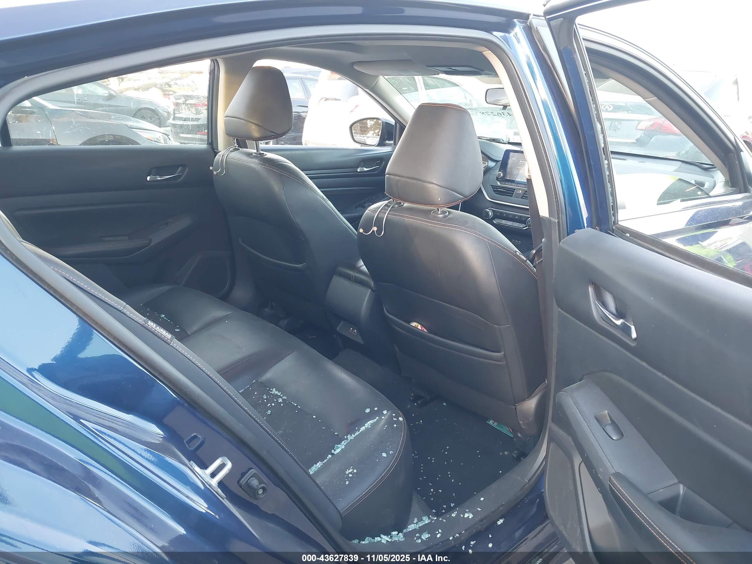 NISSAN ALTIMA image 8