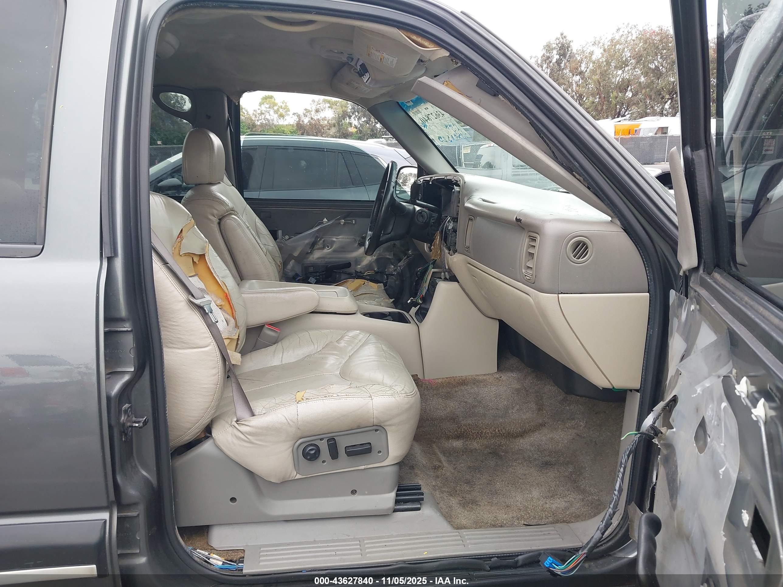 CHEVROLET TAHOE image 5