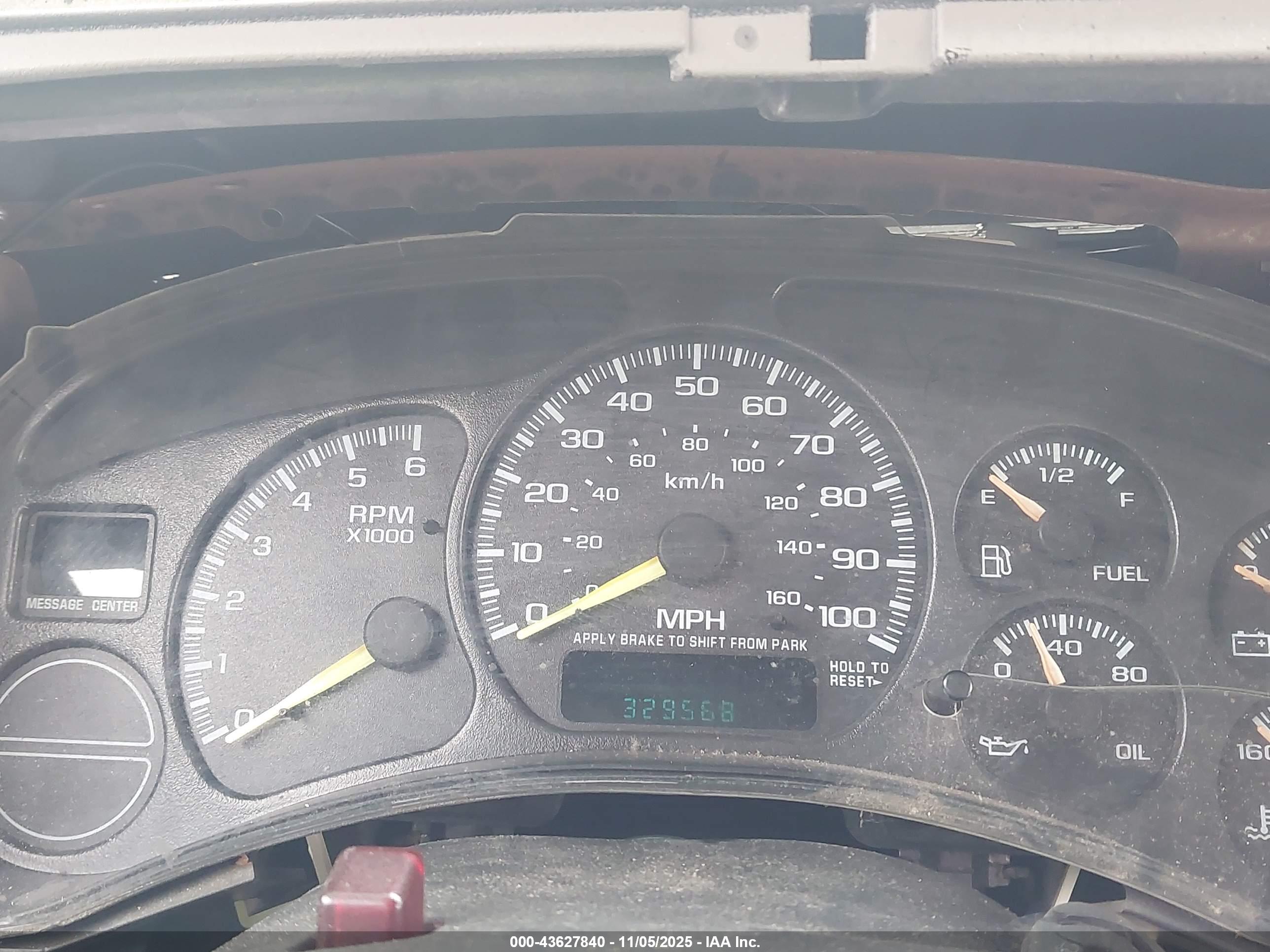 CHEVROLET TAHOE image 7