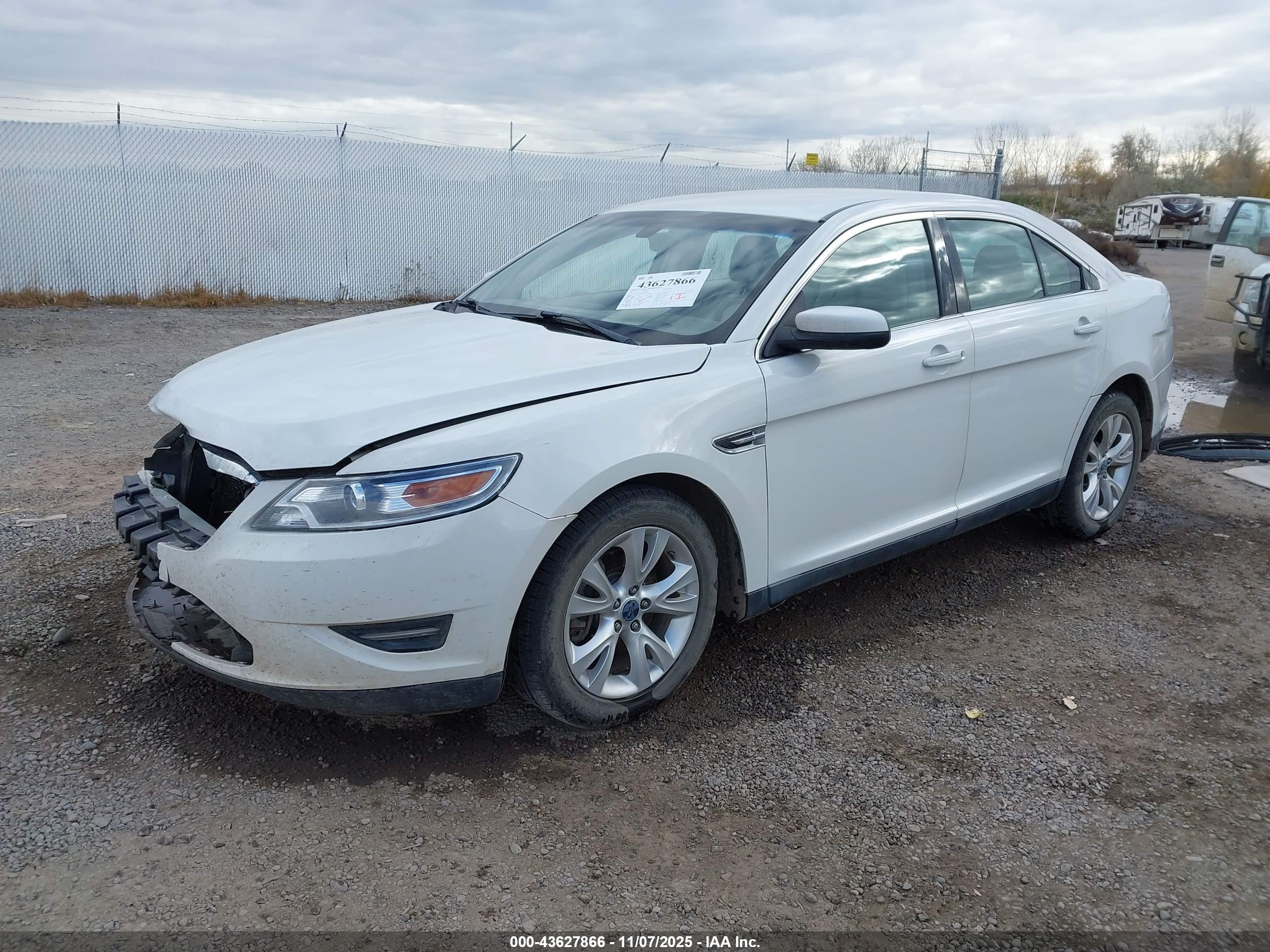FORD TAURUS image 2