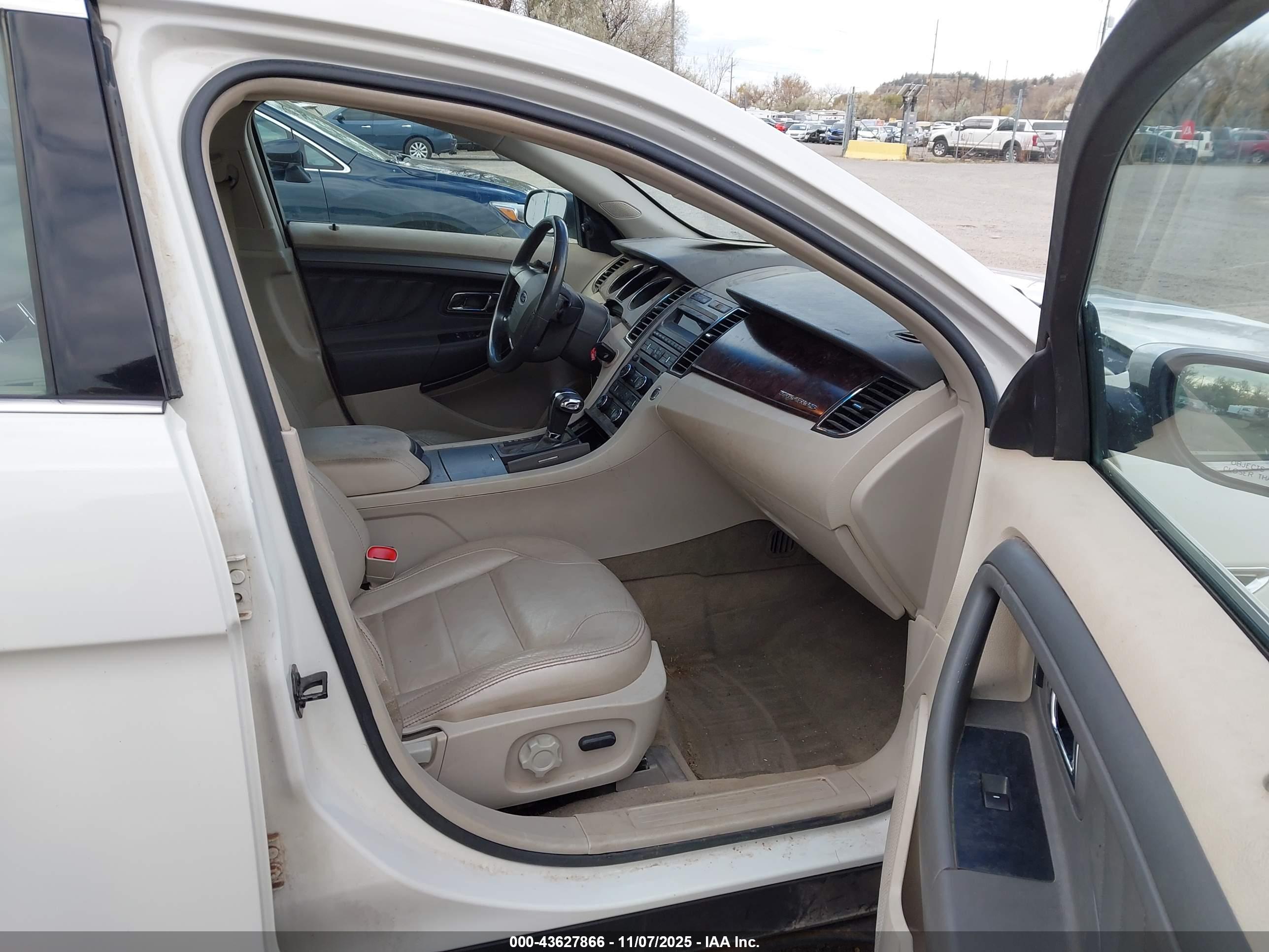 FORD TAURUS image 5