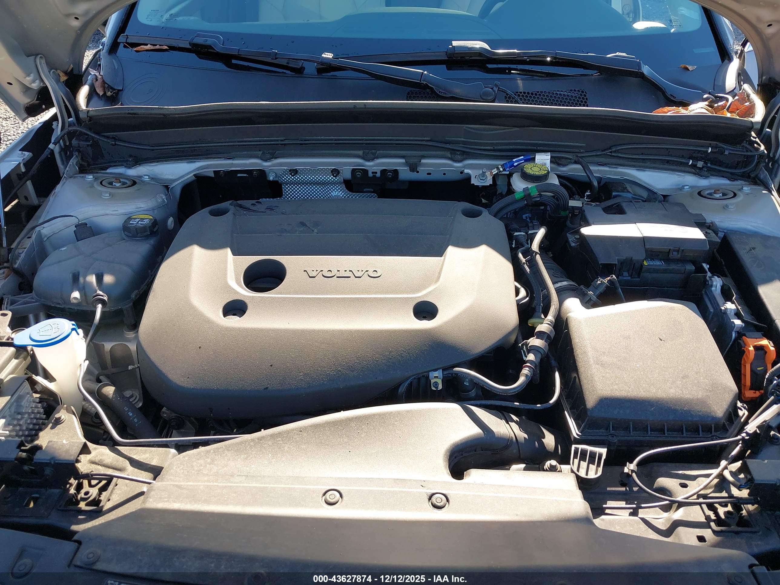 VOLVO XC40 image 10