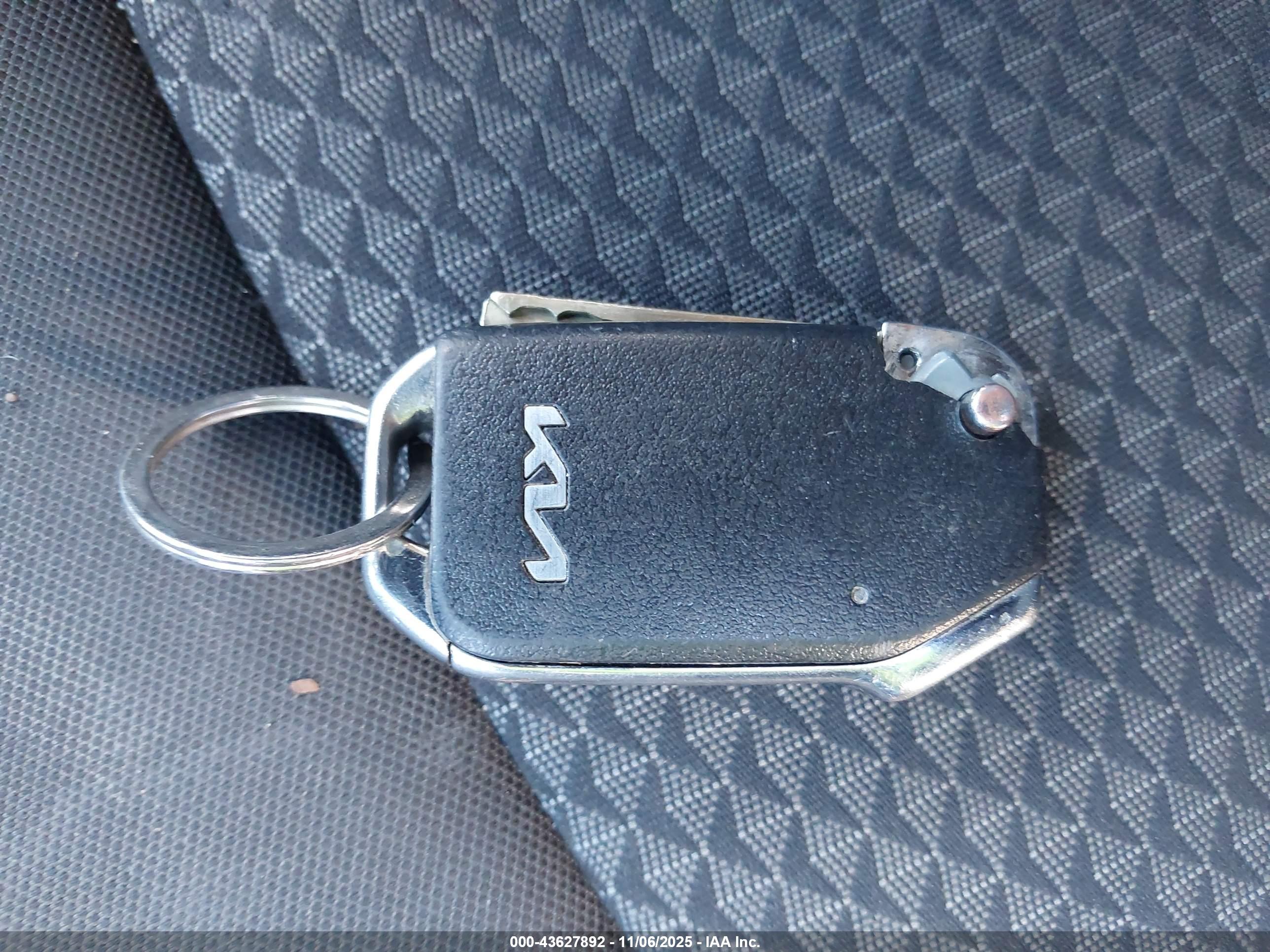KIA SPORTAGE image 11