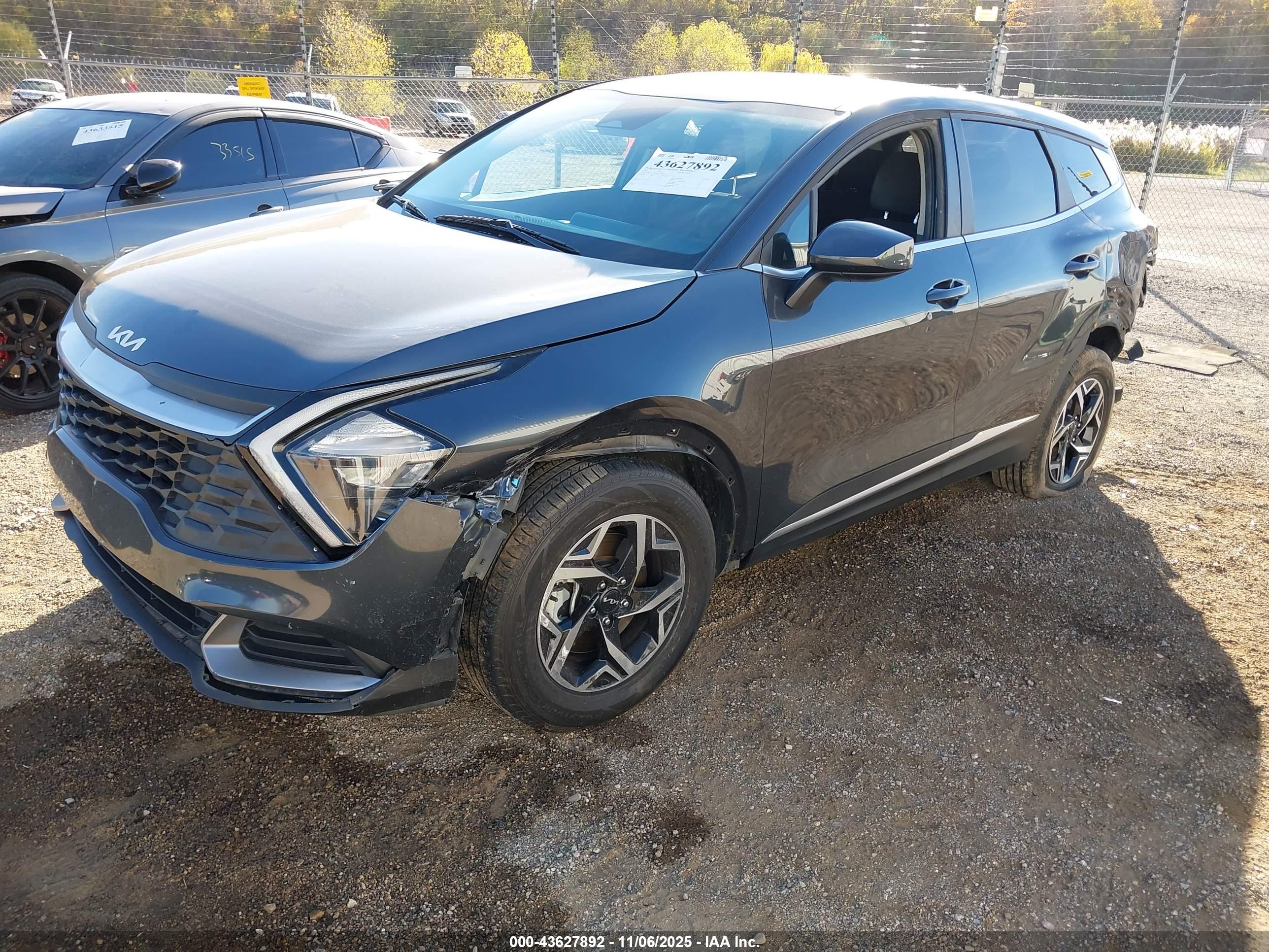 KIA SPORTAGE image 2