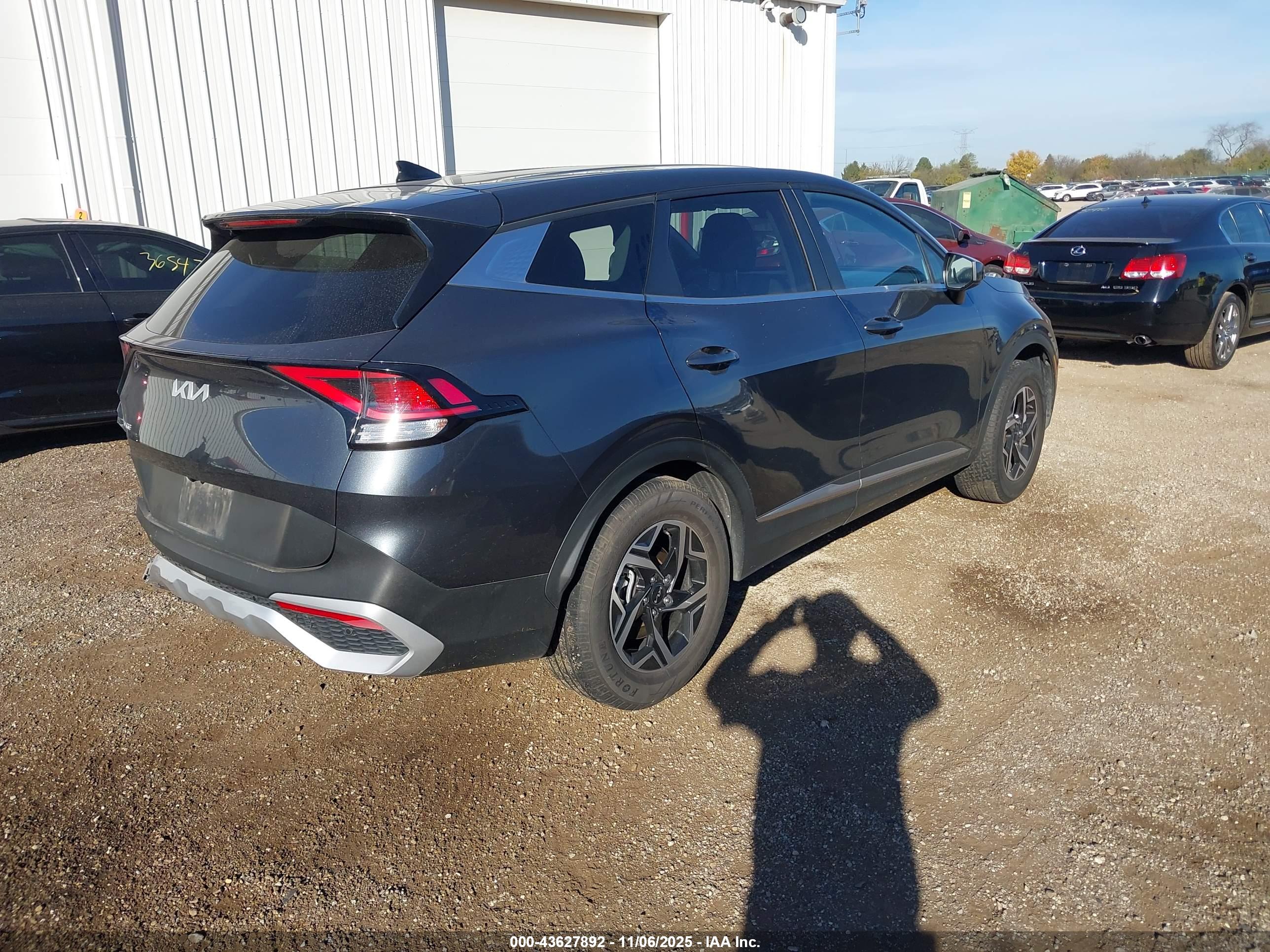 KIA SPORTAGE image 4