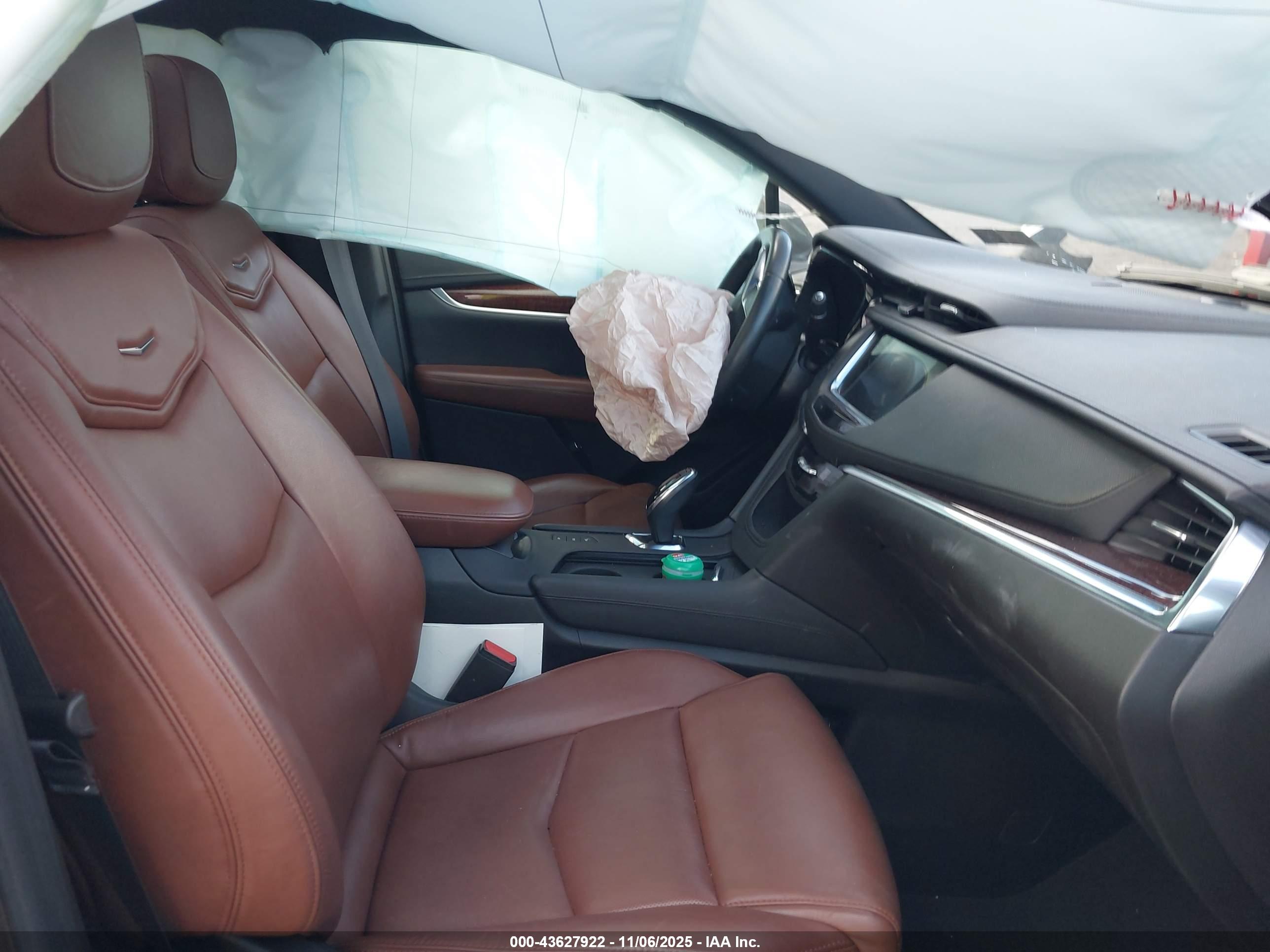 CADILLAC XT5 image 5