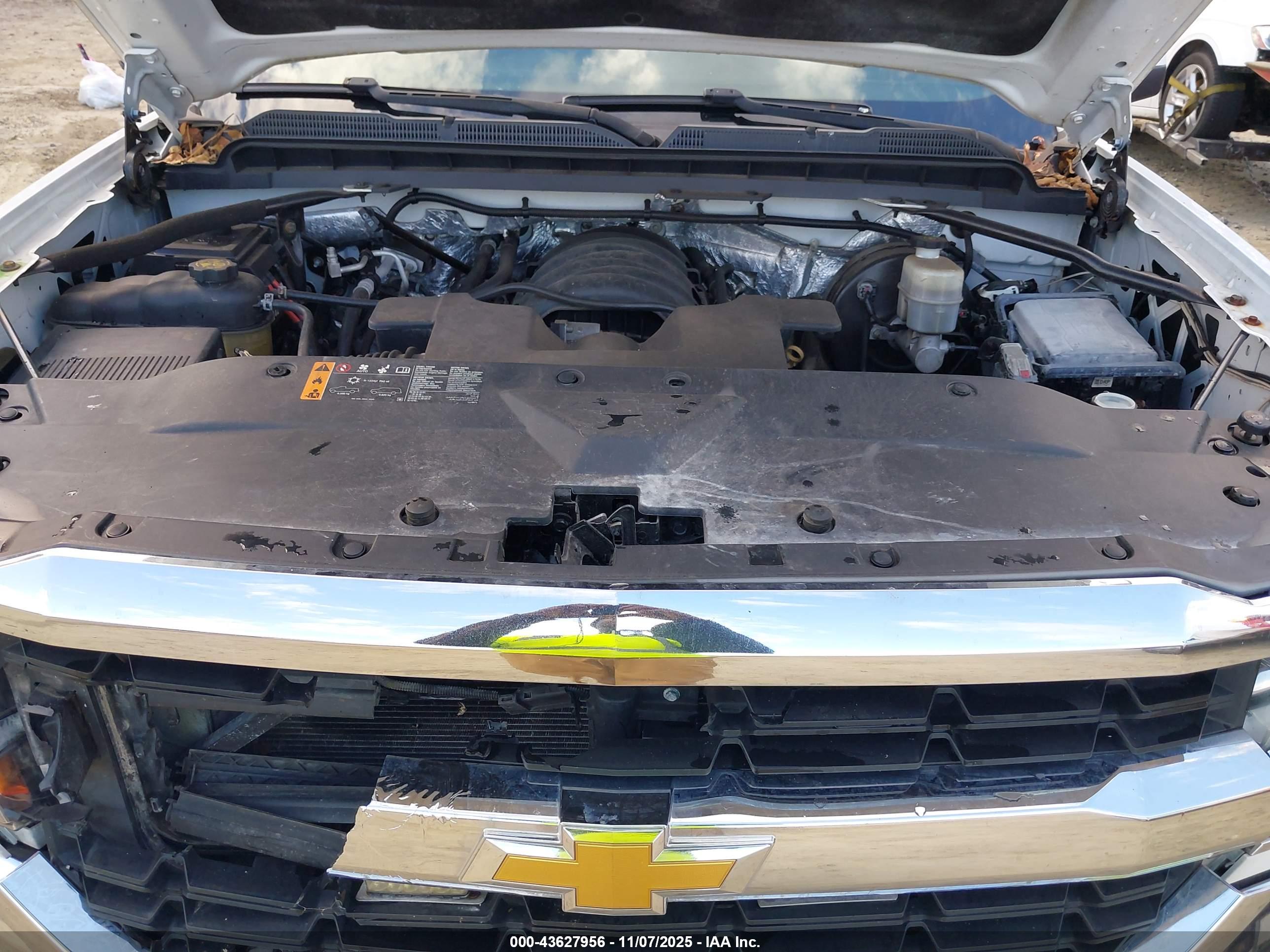 CHEVROLET SILVERADO image 10