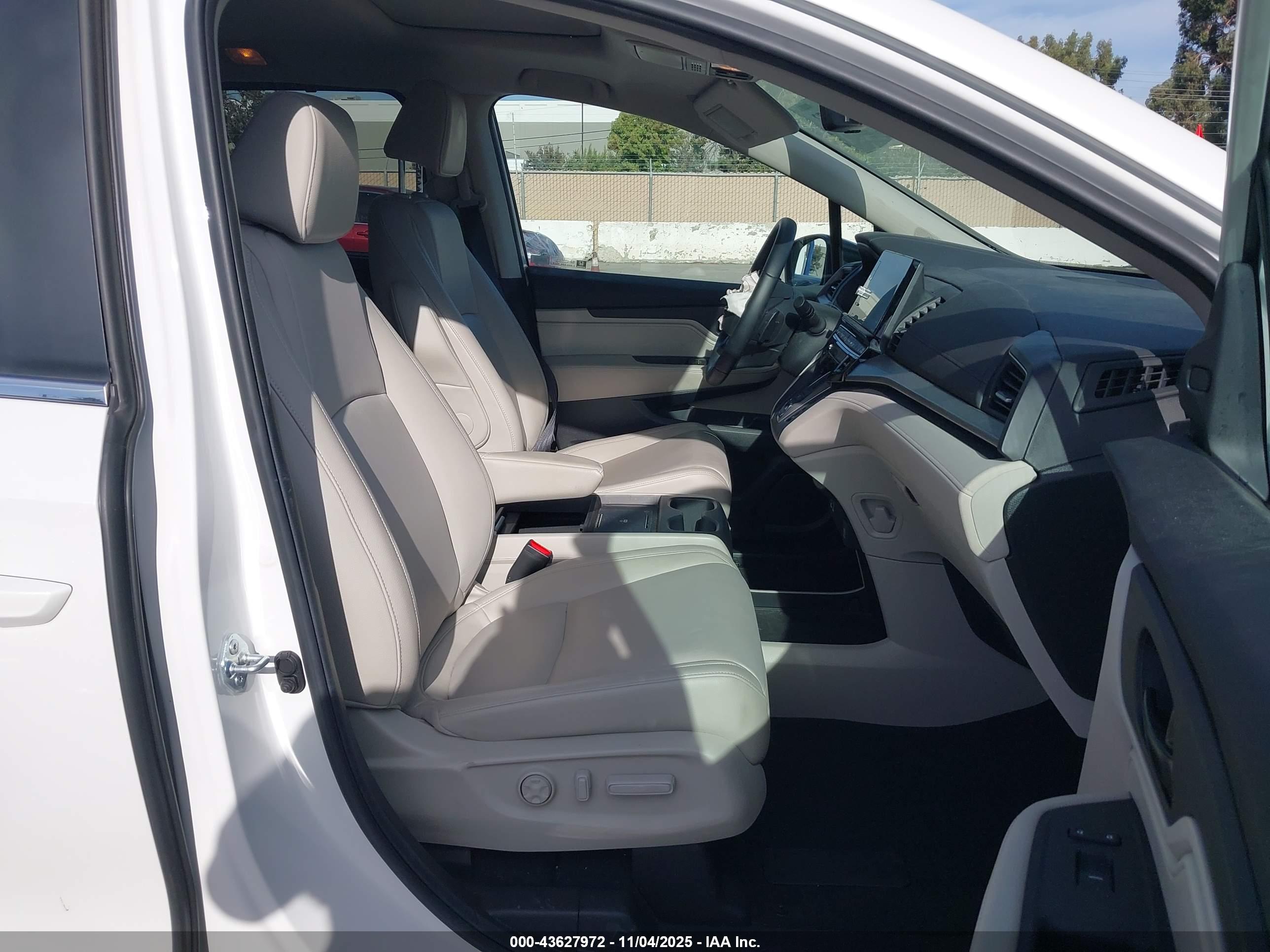 HONDA ODYSSEY image 5