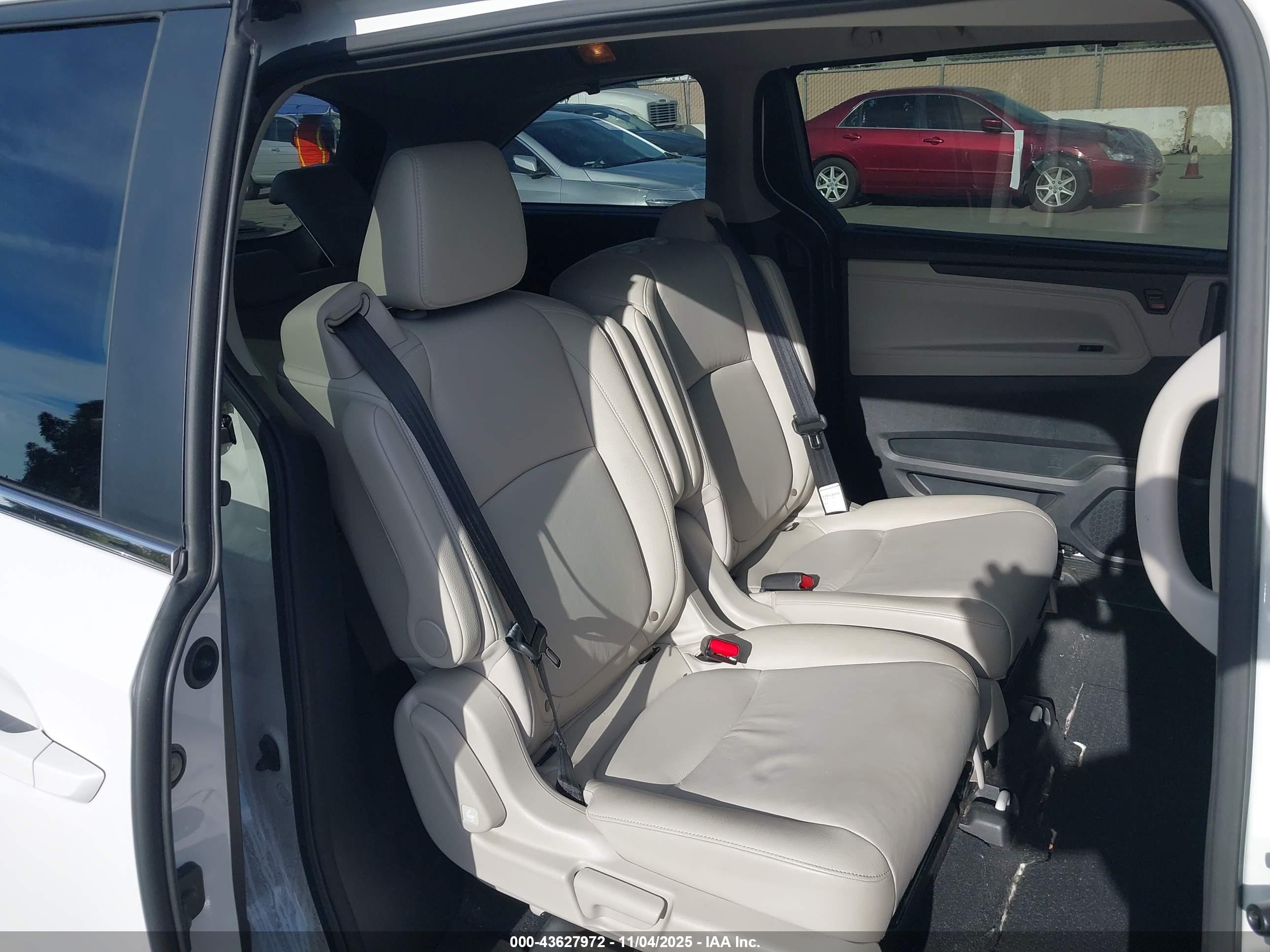 HONDA ODYSSEY image 8