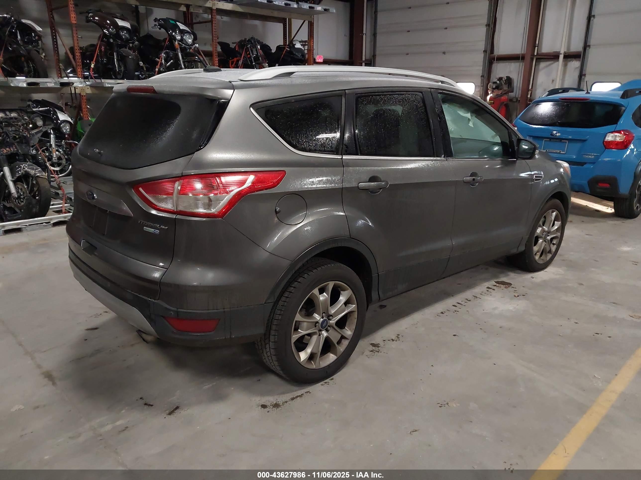 FORD ESCAPE image 4