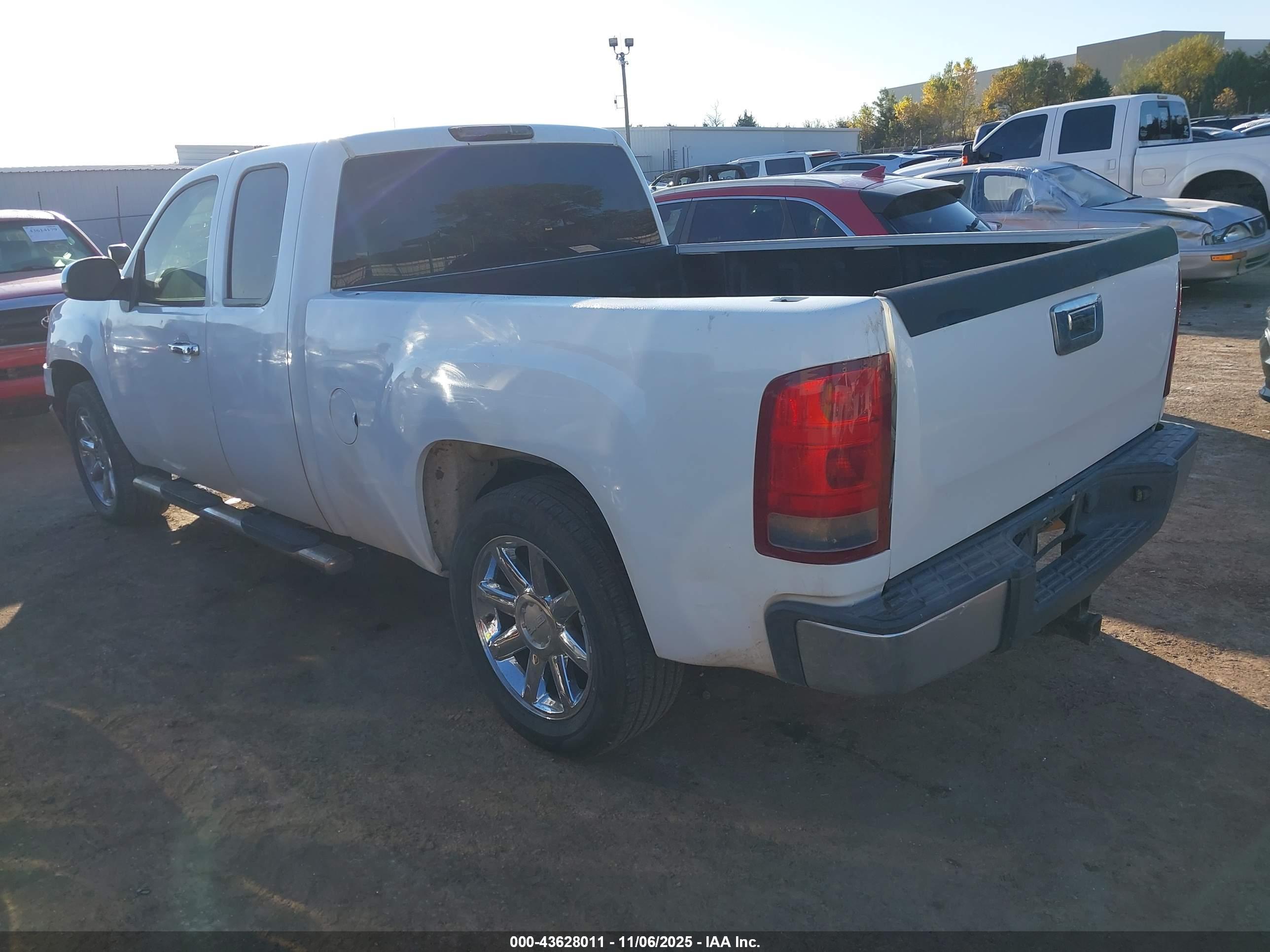 GMC SIERRA image 3