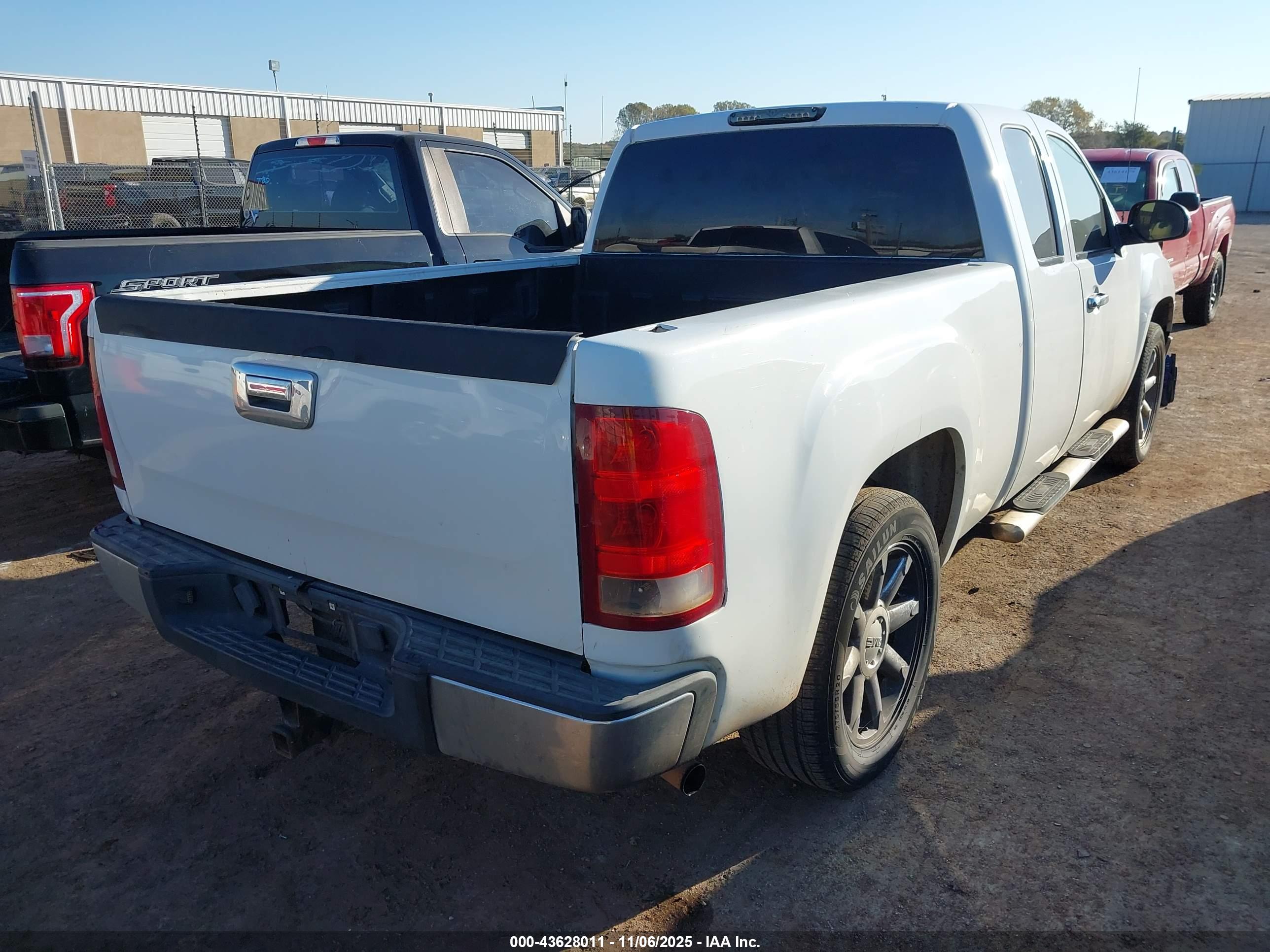 GMC SIERRA image 4