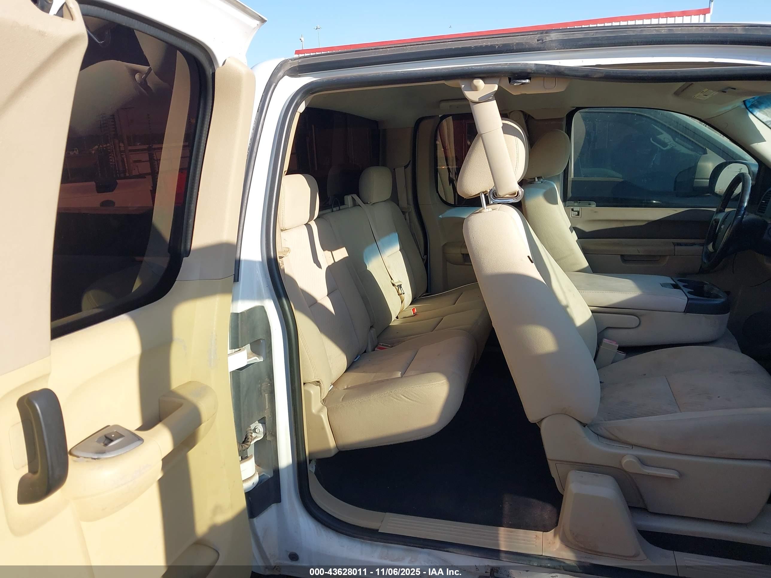 GMC SIERRA image 8