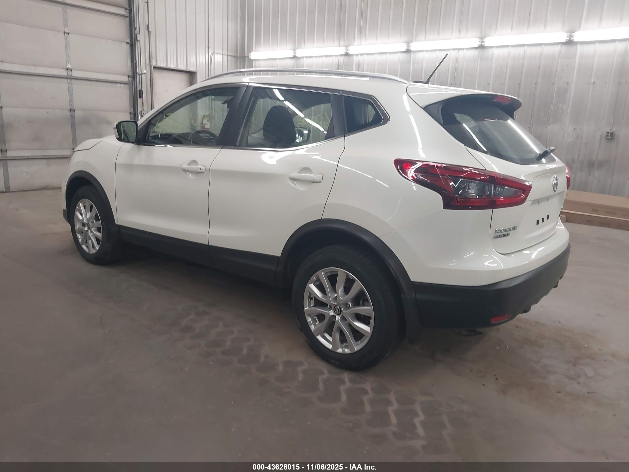 NISSAN ROGUE image 3