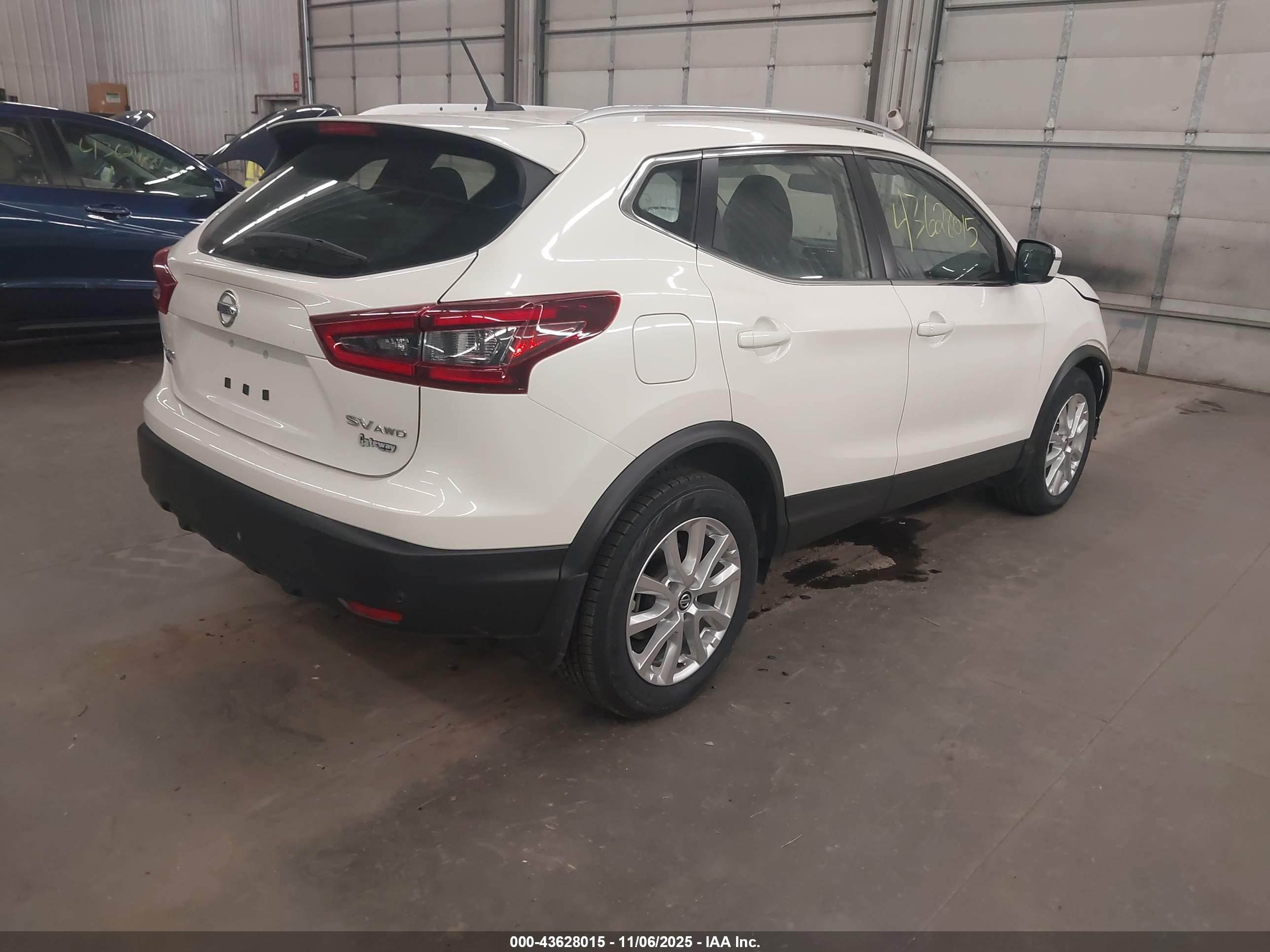 NISSAN ROGUE image 4