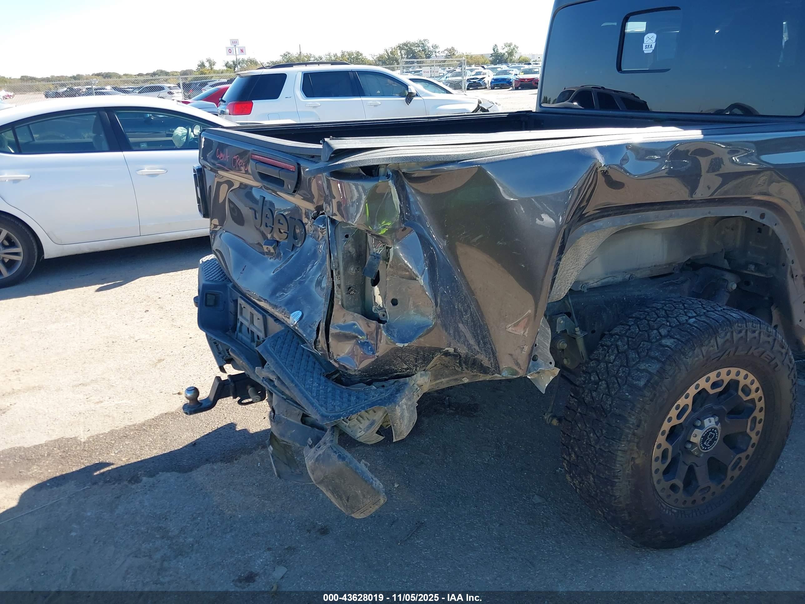 JEEP GLADIATOR image 6