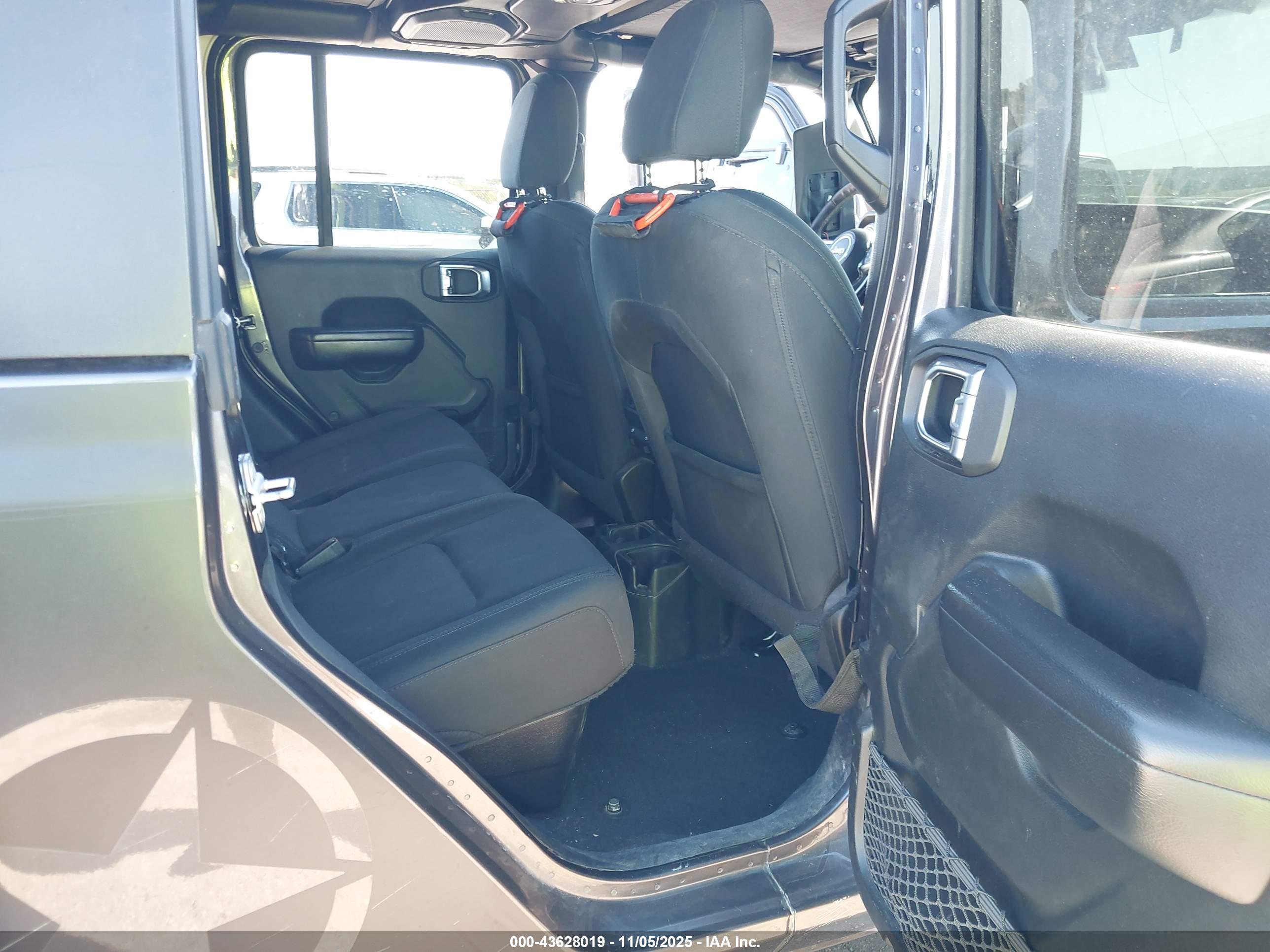 JEEP GLADIATOR image 8