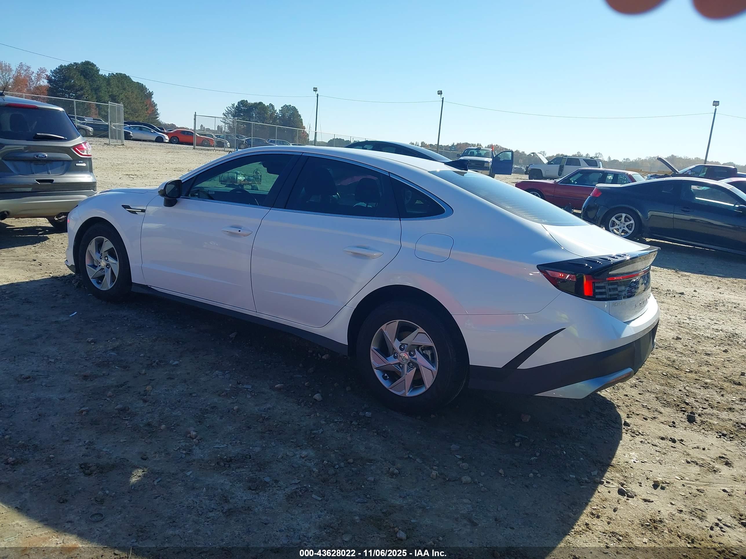 HYUNDAI SONATA image 3