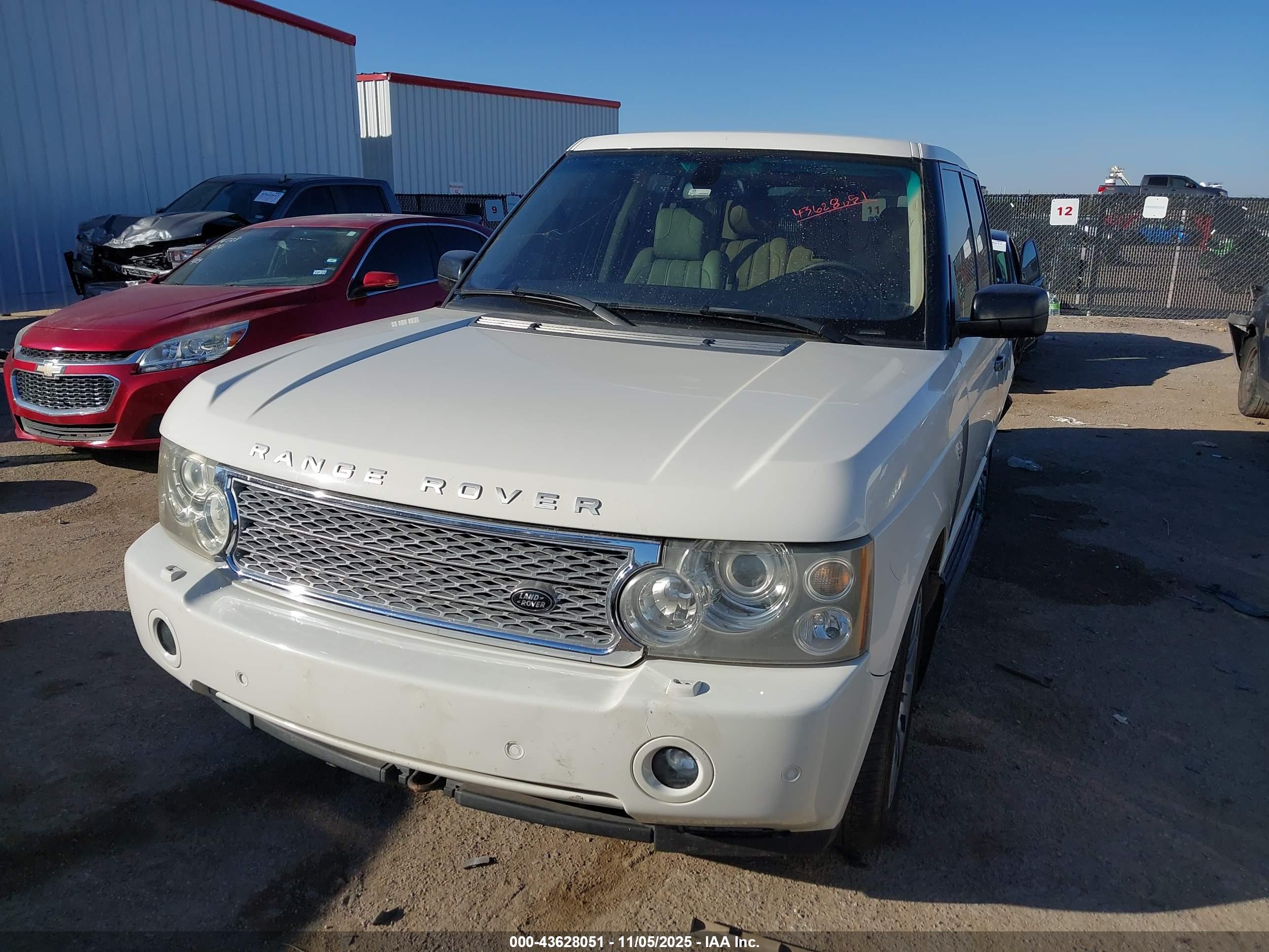 LAND ROVER image 2