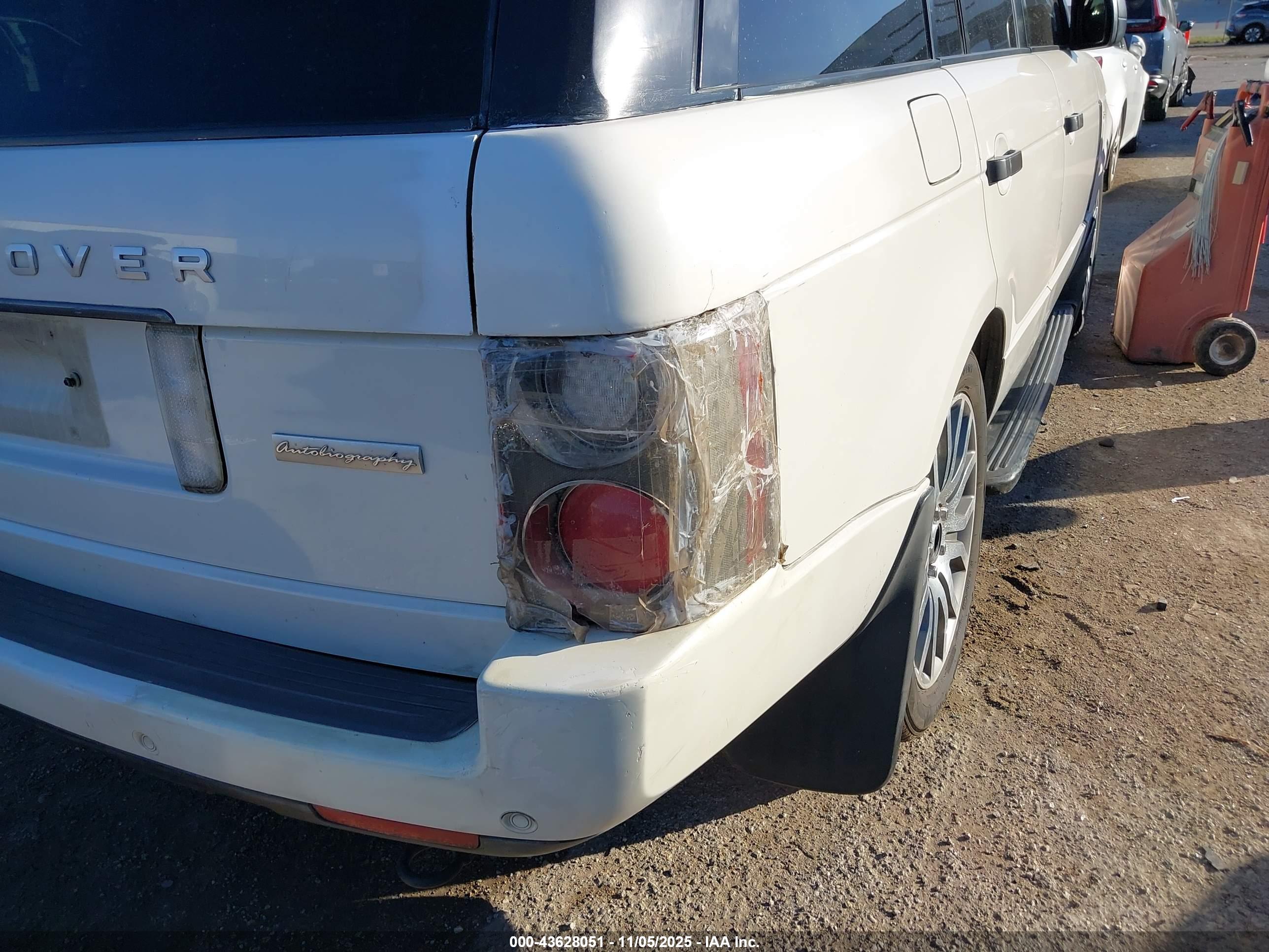LAND ROVER image 6