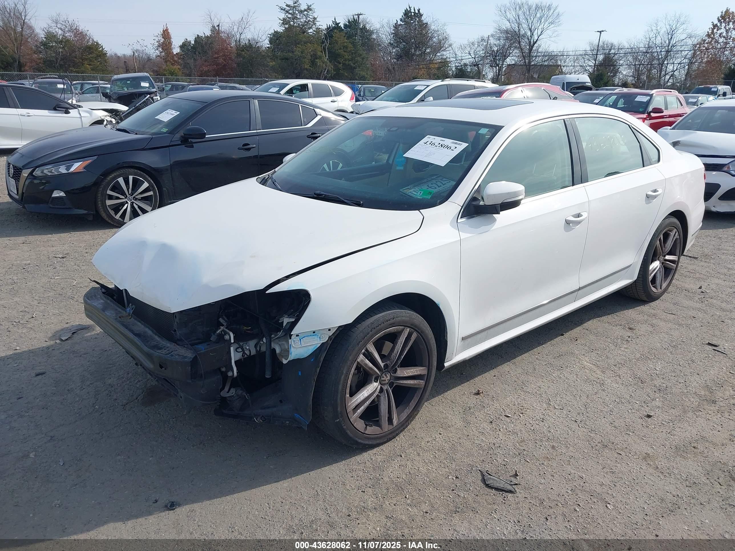 VOLKSWAGEN PASSAT image 2